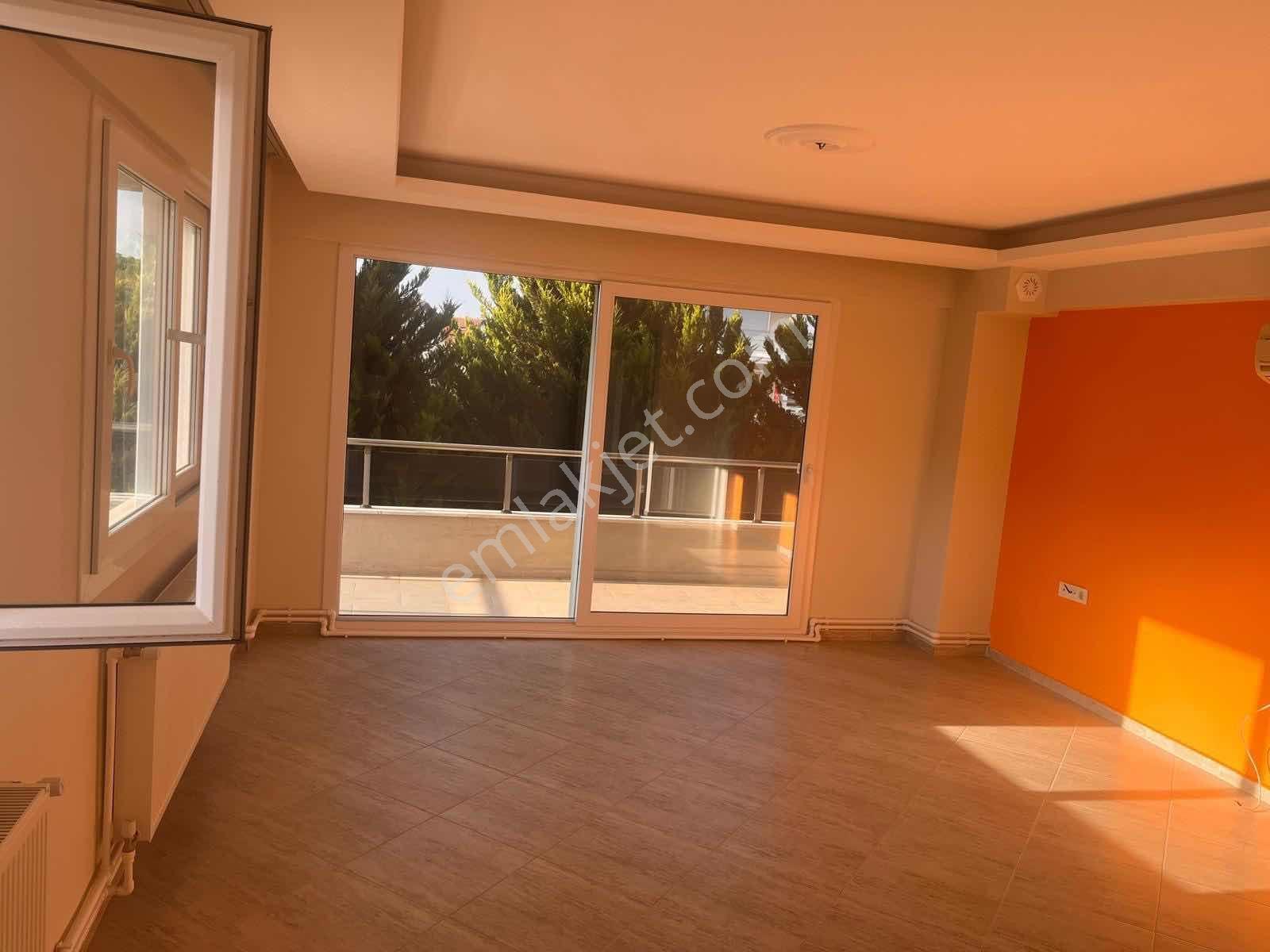 Yeni Foça Merkezde Havuzlu Sitede Marinaya 3 Dk Satılık Daire - Görsel 8