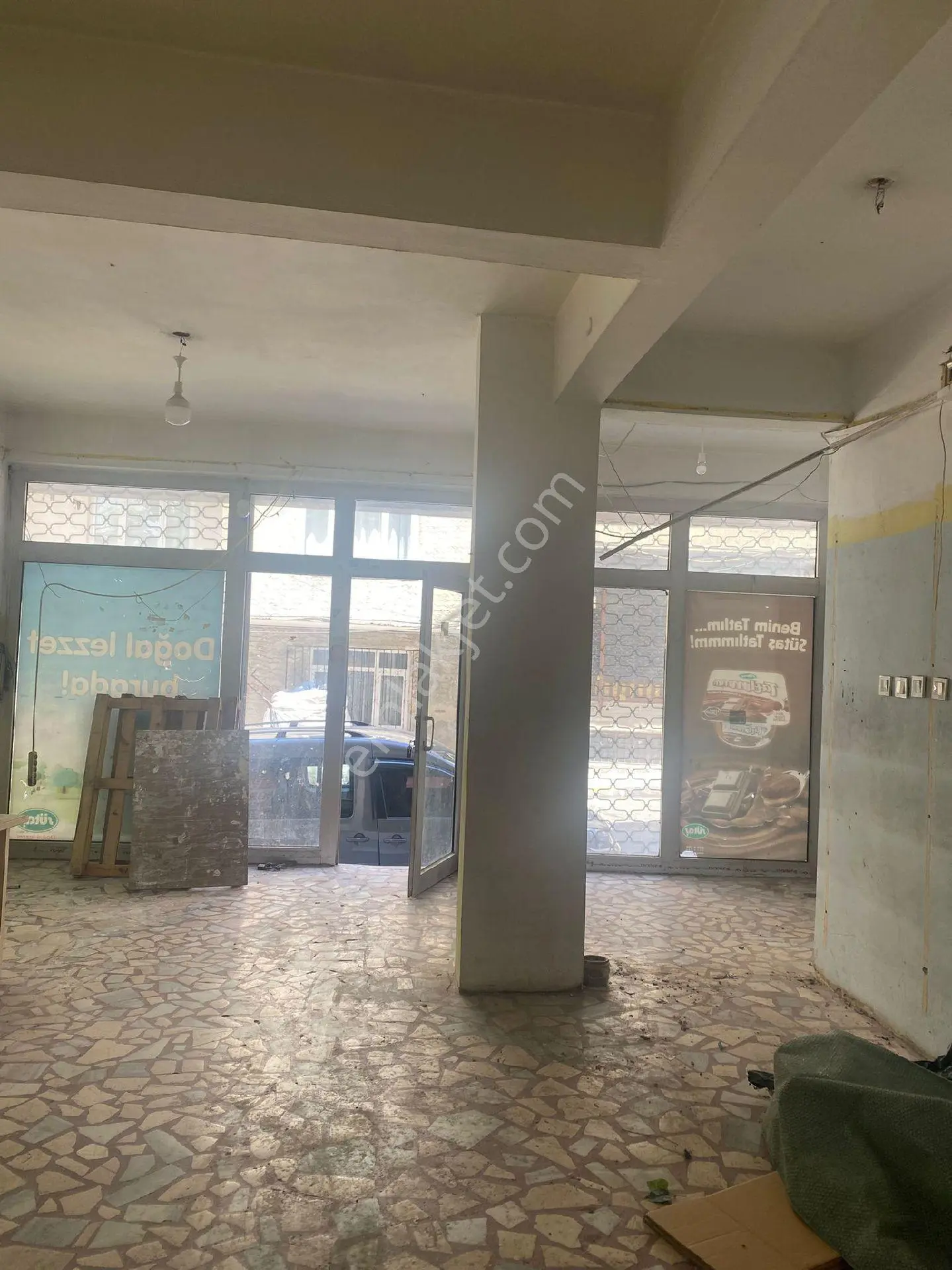 Yeni Mahallede Kiralık Dükkan 70m² (yüksek Giriş )