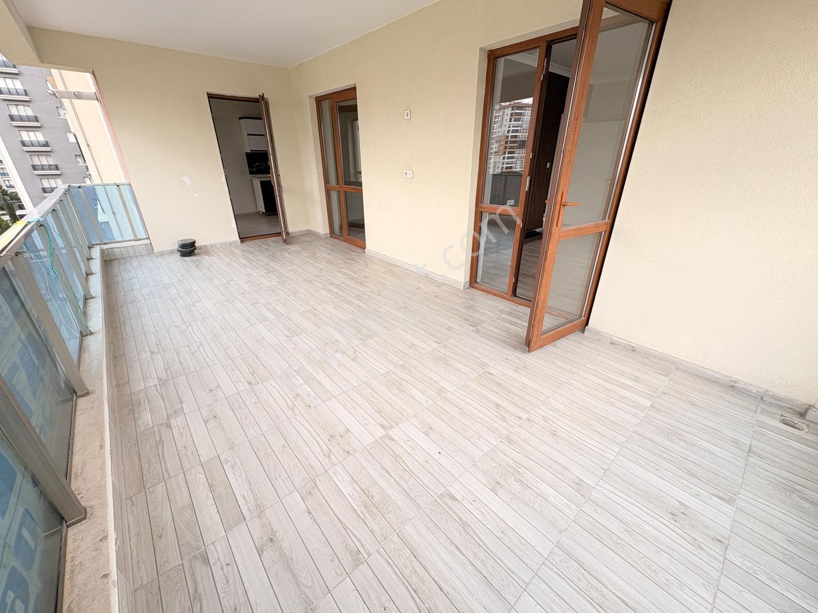 Güneşevler'de, 7. Kat, 3+1, Site İçinde, Manzaralı Daire! - Görsel 16