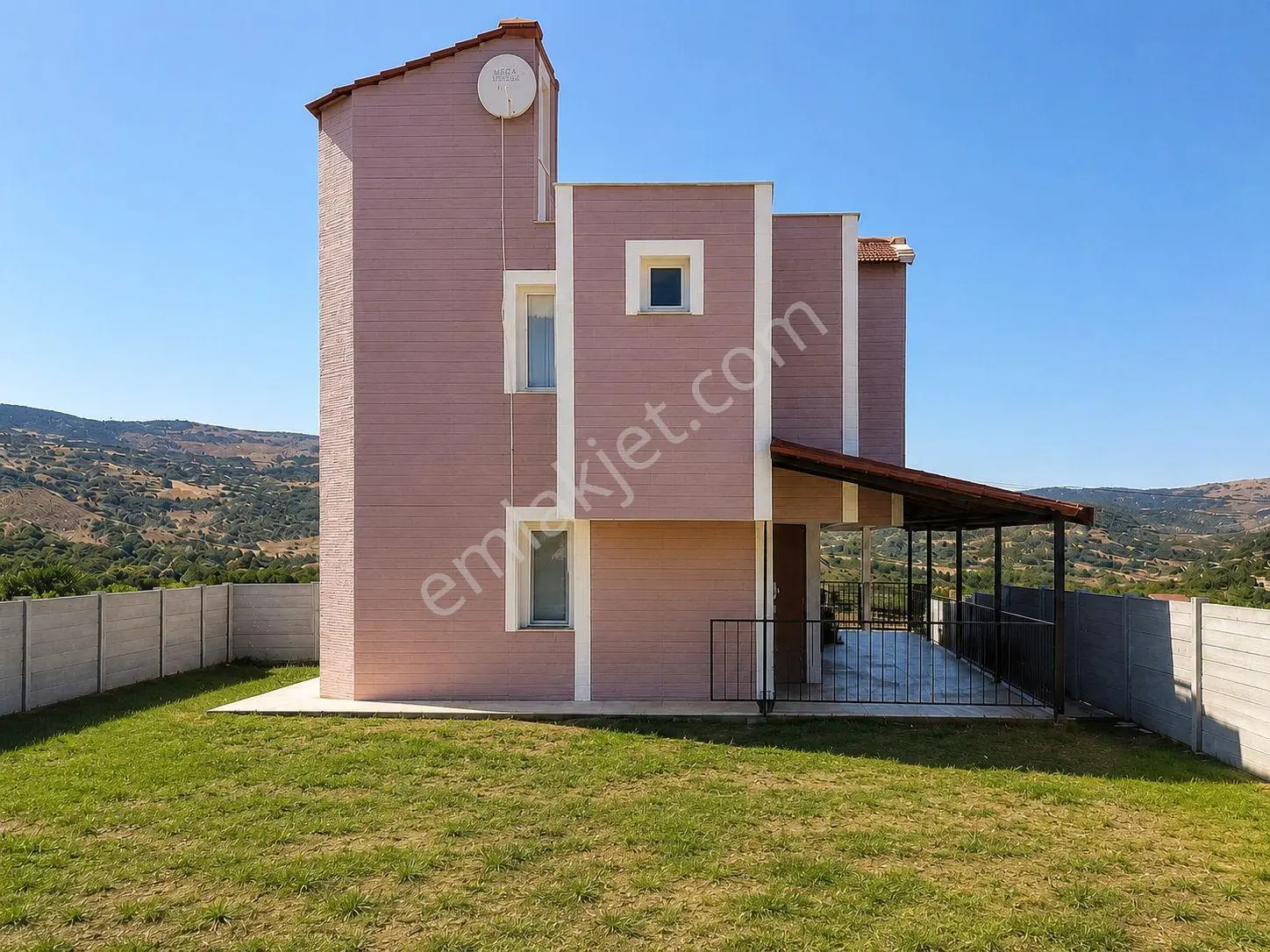 Çandarlı'da Denize 800m, 3+1 Müstakil Villa Fırsatı