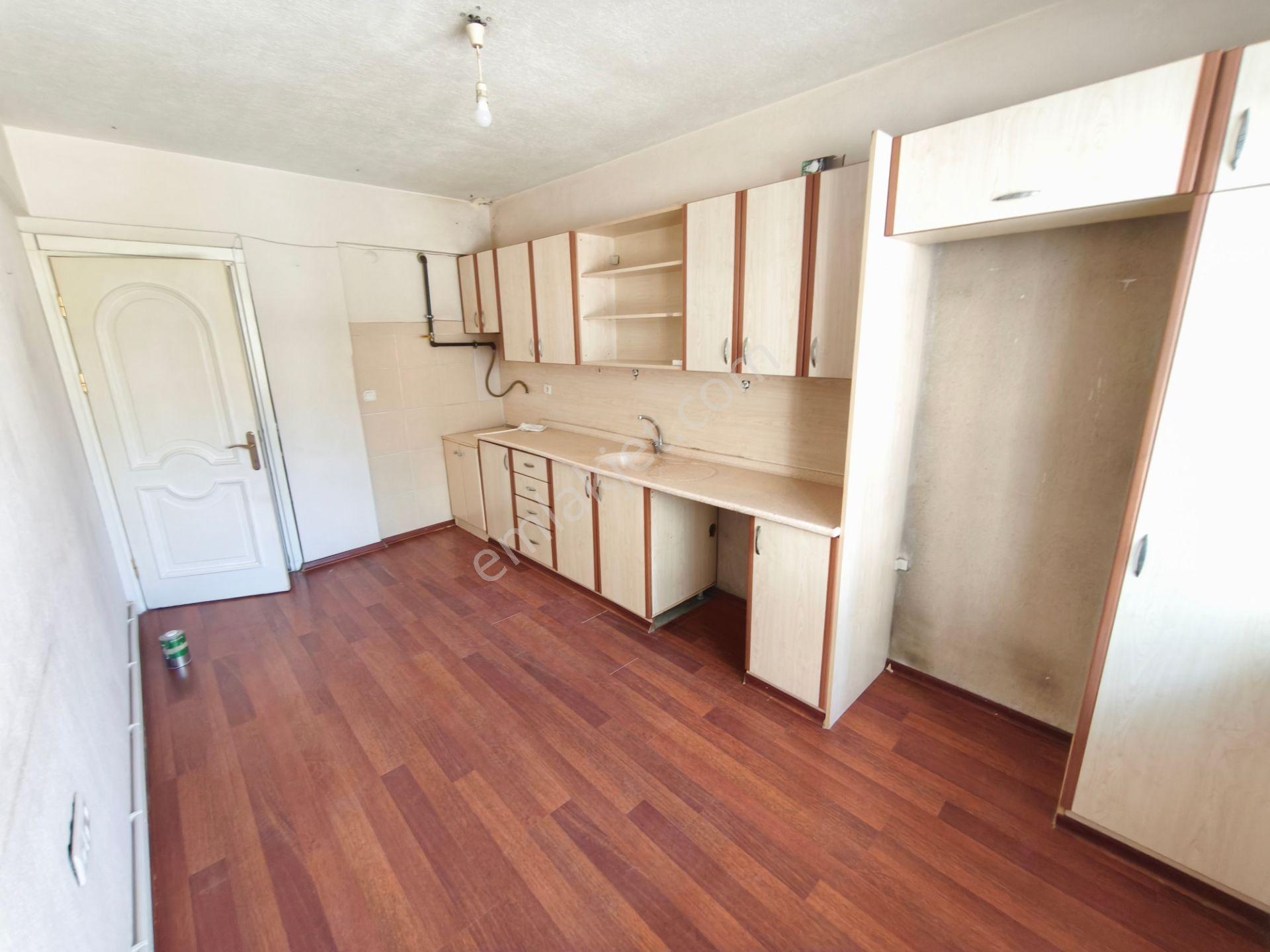 İzban Yakını Yüksek Giriş Bahçeli Kombili Kiralık 2+1 Daire - Görsel 25
