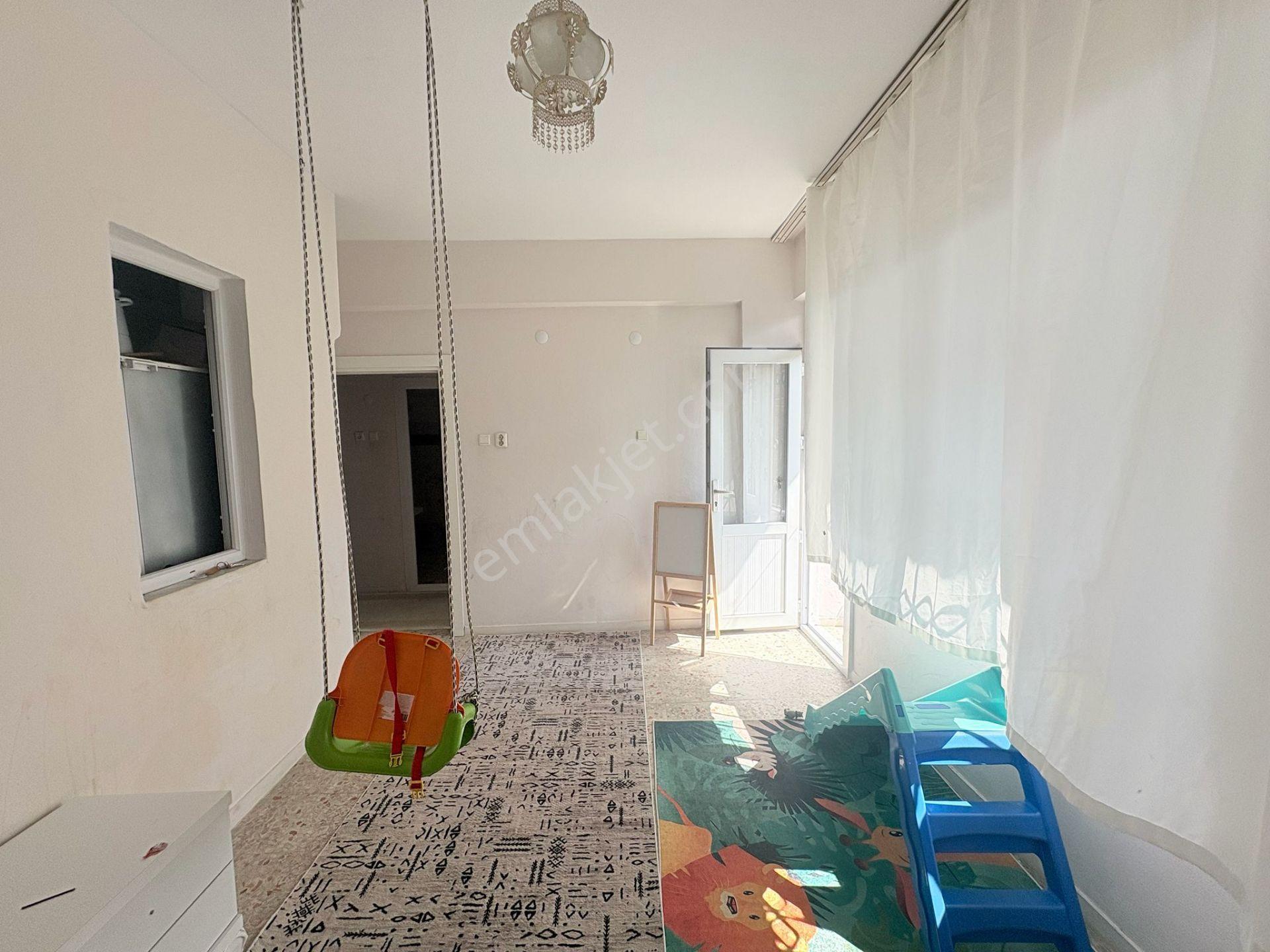 Prestij'den Mithatpaşa'da Anayola Yakın Ferah Temiz 3+1 Daire - Görsel 15