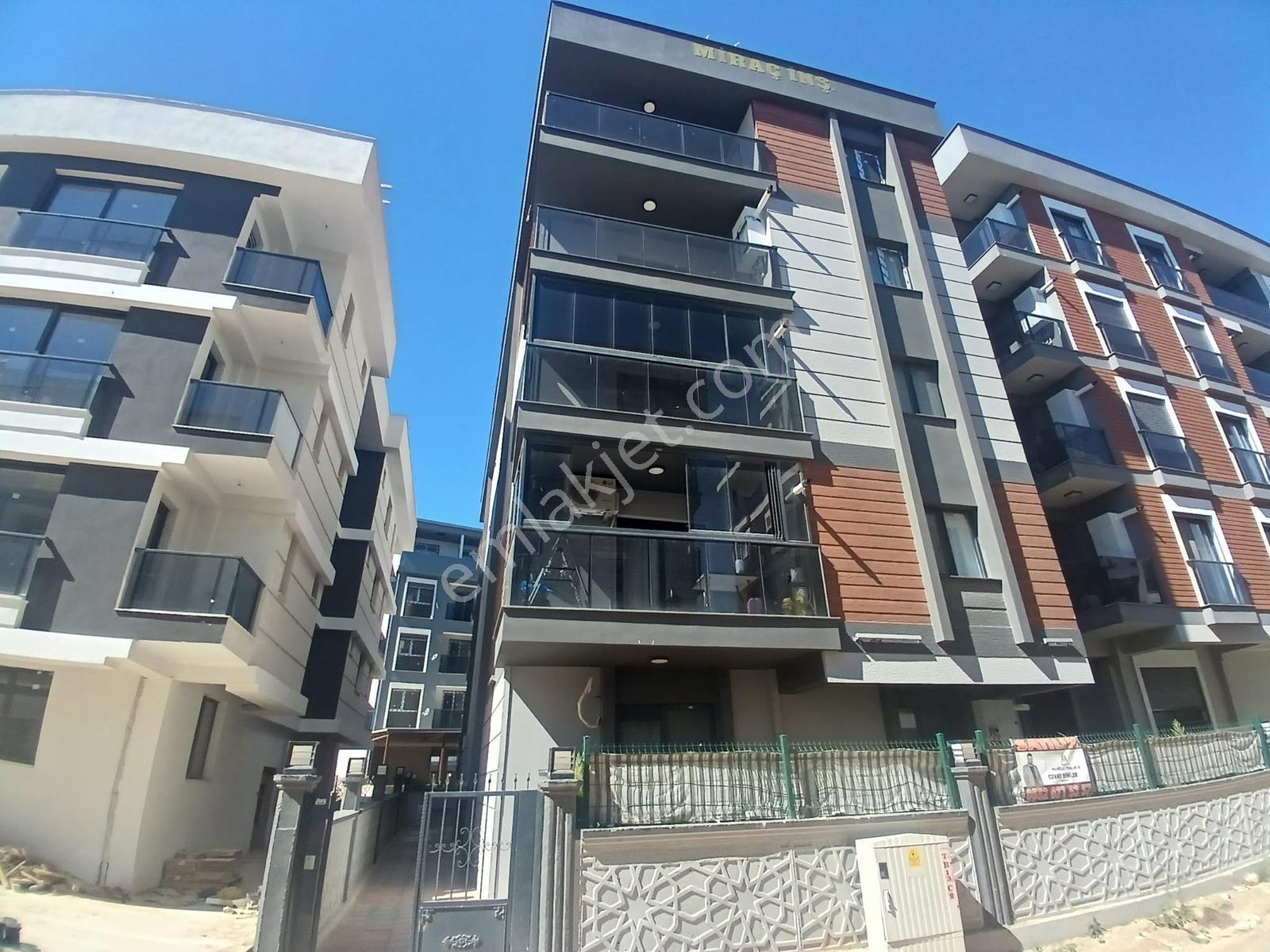 Bakırçay Üni Yürüme Mesafesi Doğalgazlı Daire