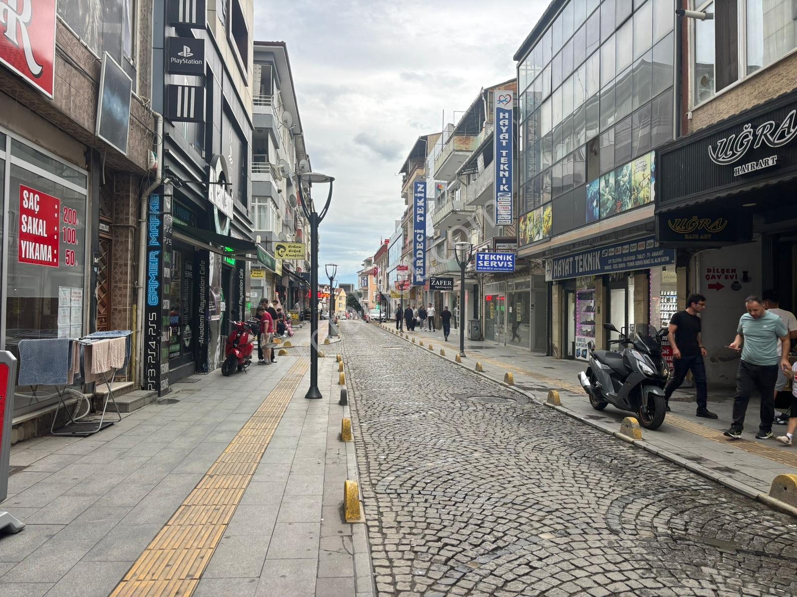 Acilll Gölcük Merkez 3+1 Eşyalı Kiracılı Satılık Daire - Görsel 2