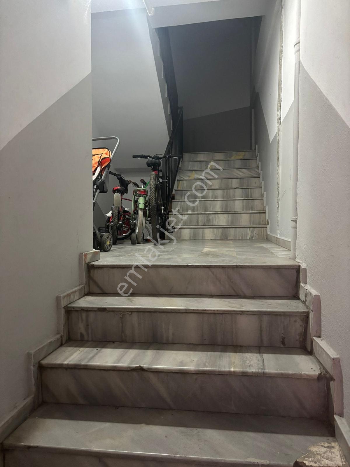 Acilll Gölcük Merkez 3+1 Eşyalı Kiracılı Satılık Daire - Görsel 9