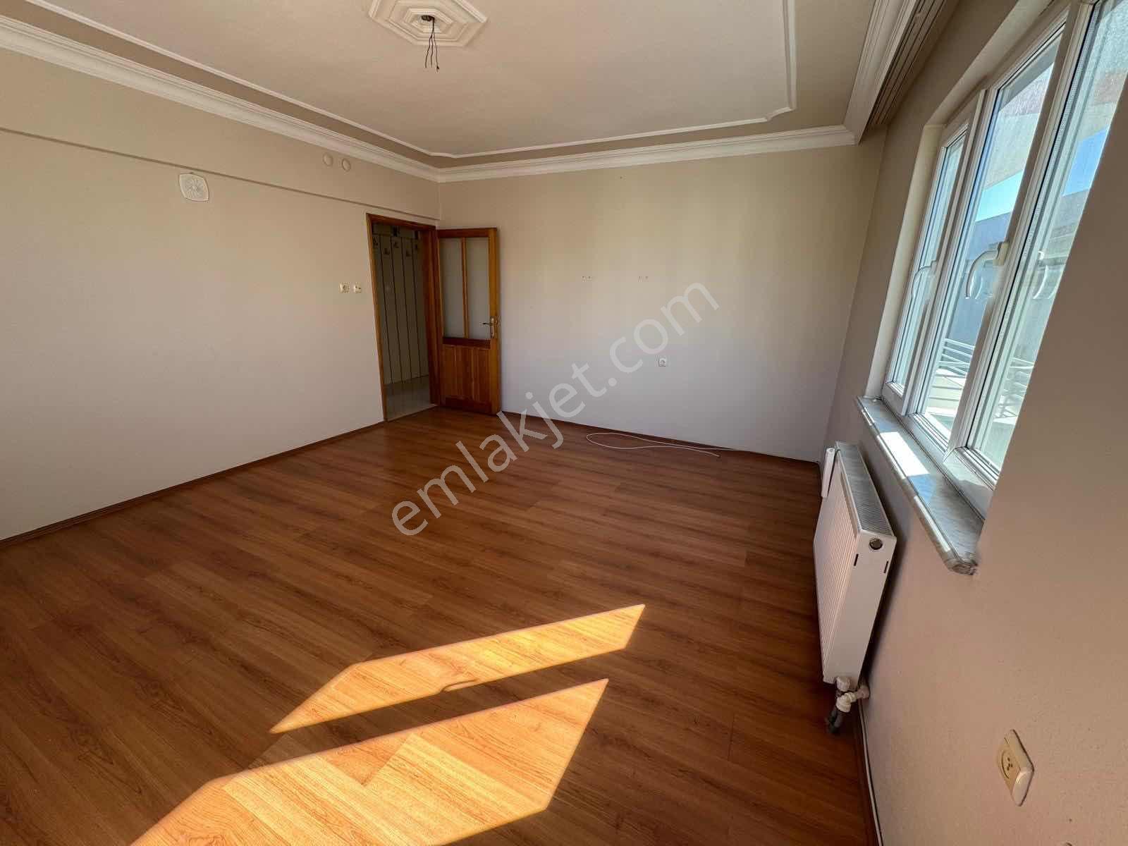 Paşaalanı Mahallesi Merkezi Konumda Kiralık 3+1 Daire - Görsel 14