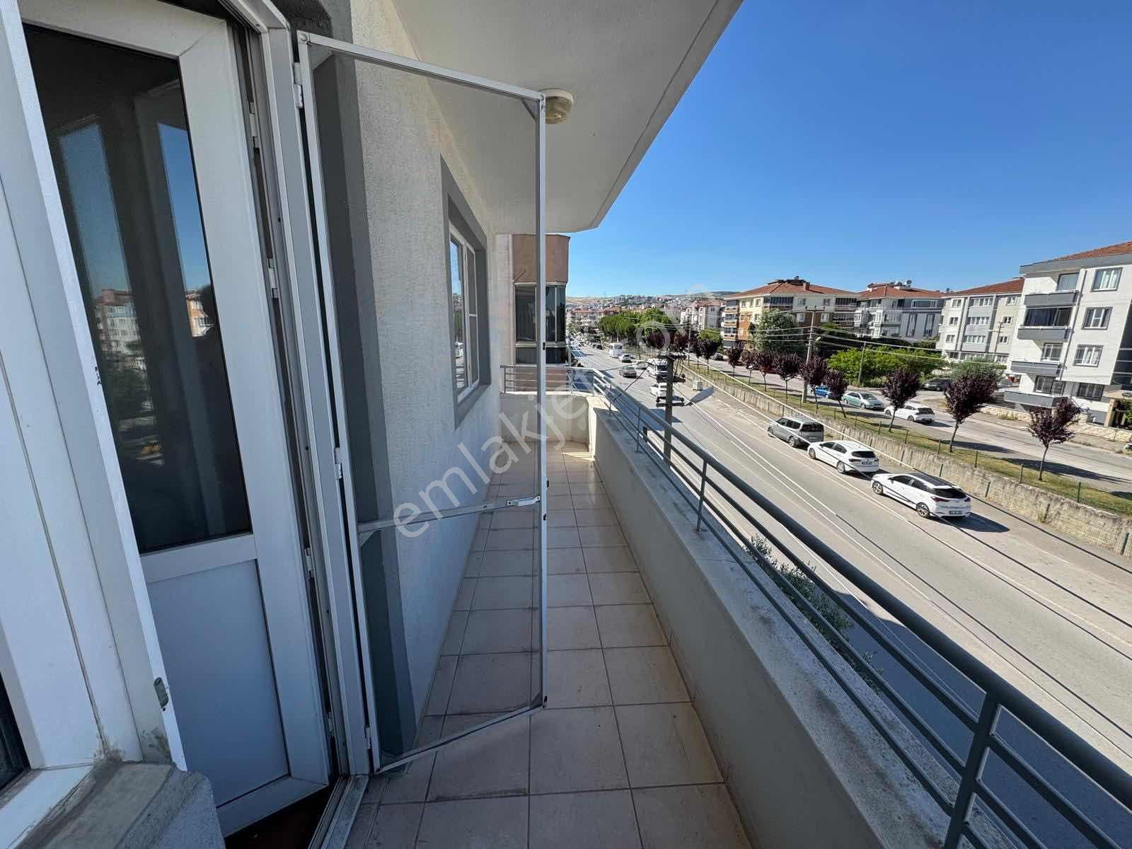 Paşaalanı Mahallesi Merkezi Konumda Kiralık 3+1 Daire - Görsel 15