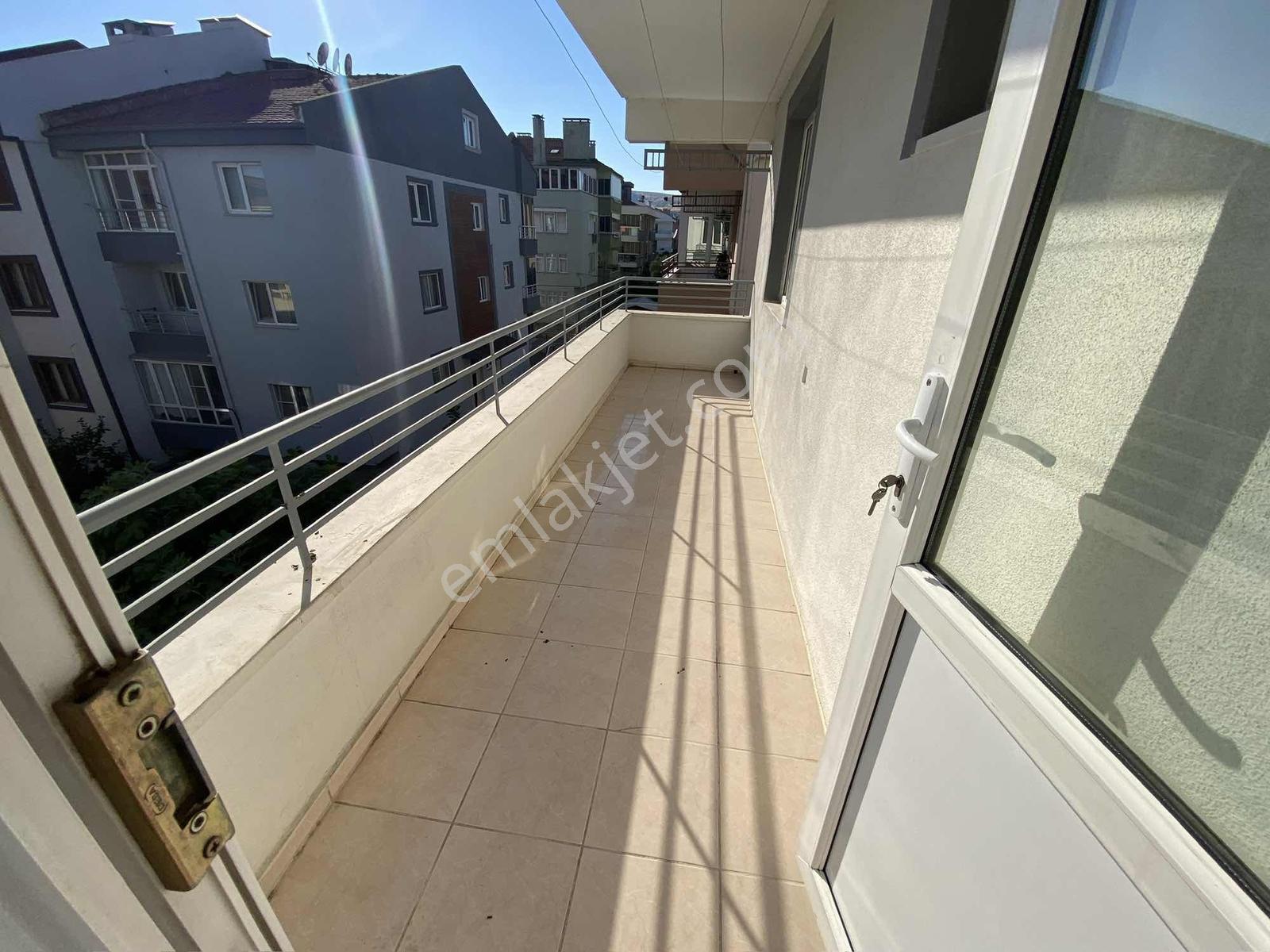 Paşaalanı Mahallesi Merkezi Konumda Önü Açık Kiralık 3+1 Daire - Görsel 31
