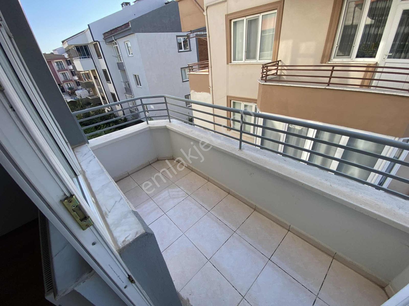 Paşaalanı Mahallesi Merkezi Konumda Önü Açık Kiralık 3+1 Daire - Görsel 23
