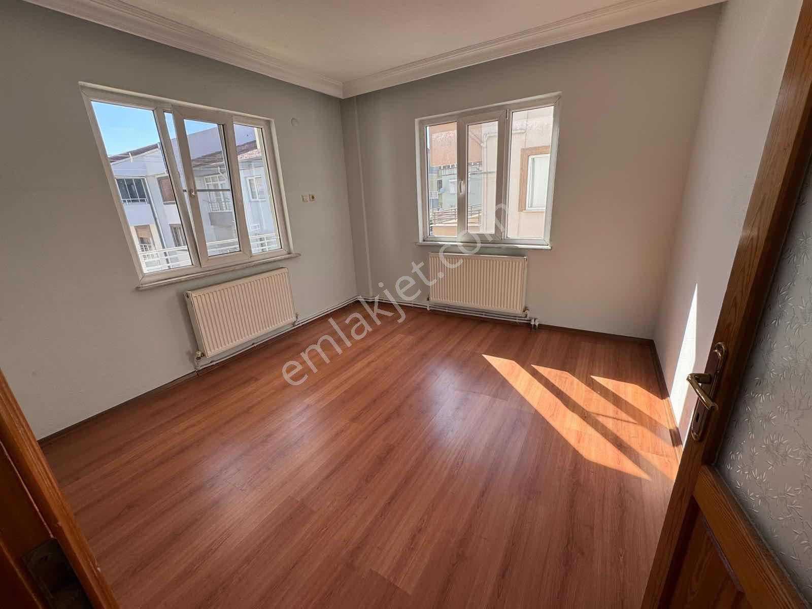 Paşaalanı Mahallesi Merkezi Konumda Kiralık 3+1 Daire - Görsel 8