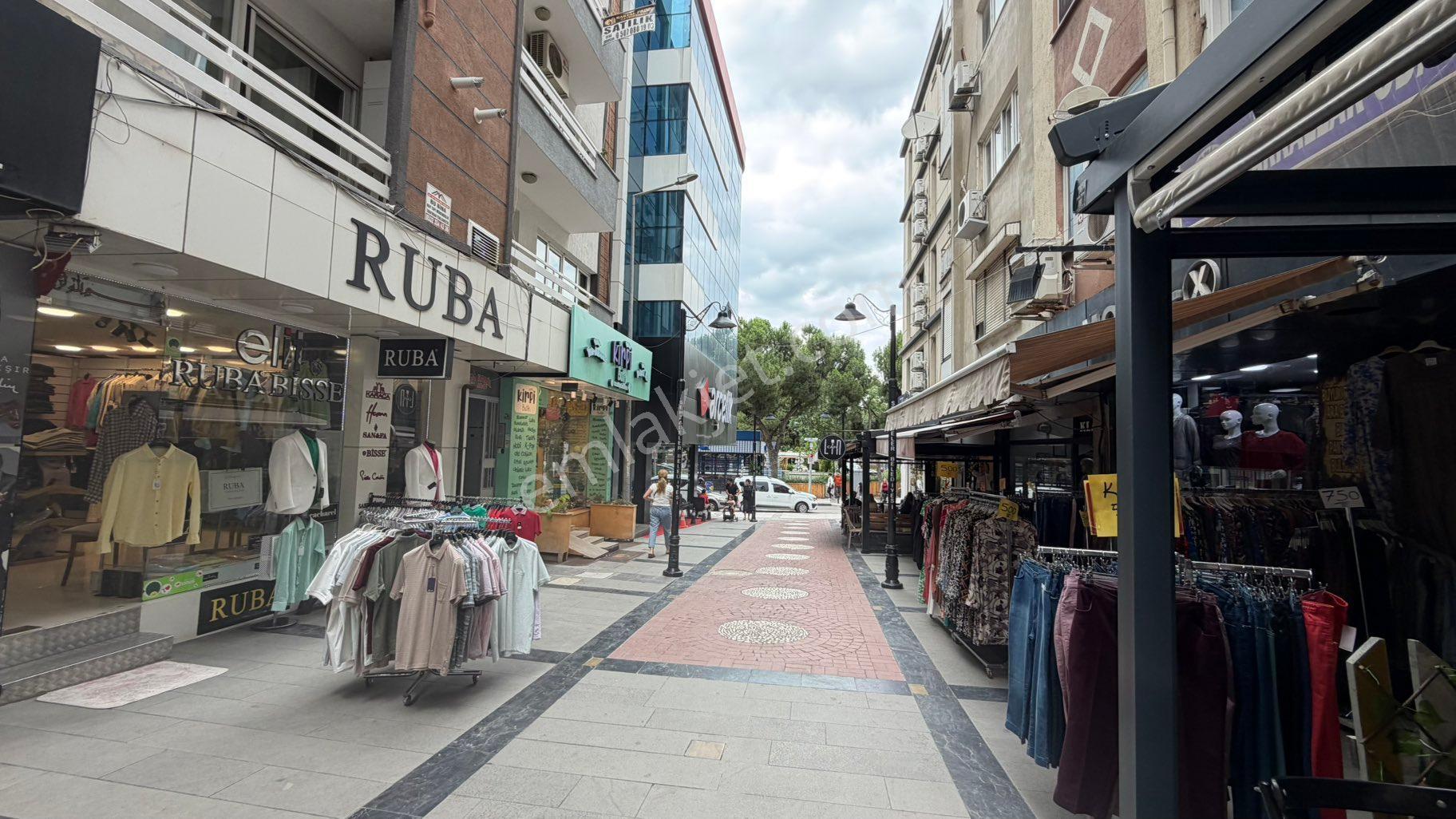 Manisanın Kalbinde Satılık 370 M2 Bahçeli Dükkan - Görsel 6
