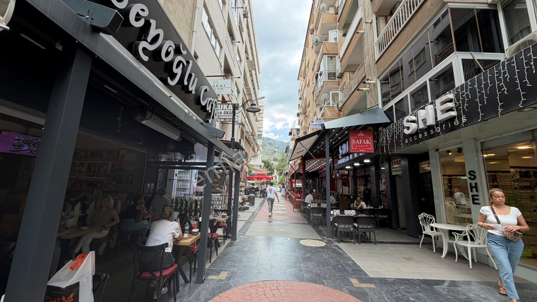 Manisanın Kalbinde Satılık 370 M2 Bahçeli Dükkan - Görsel 8