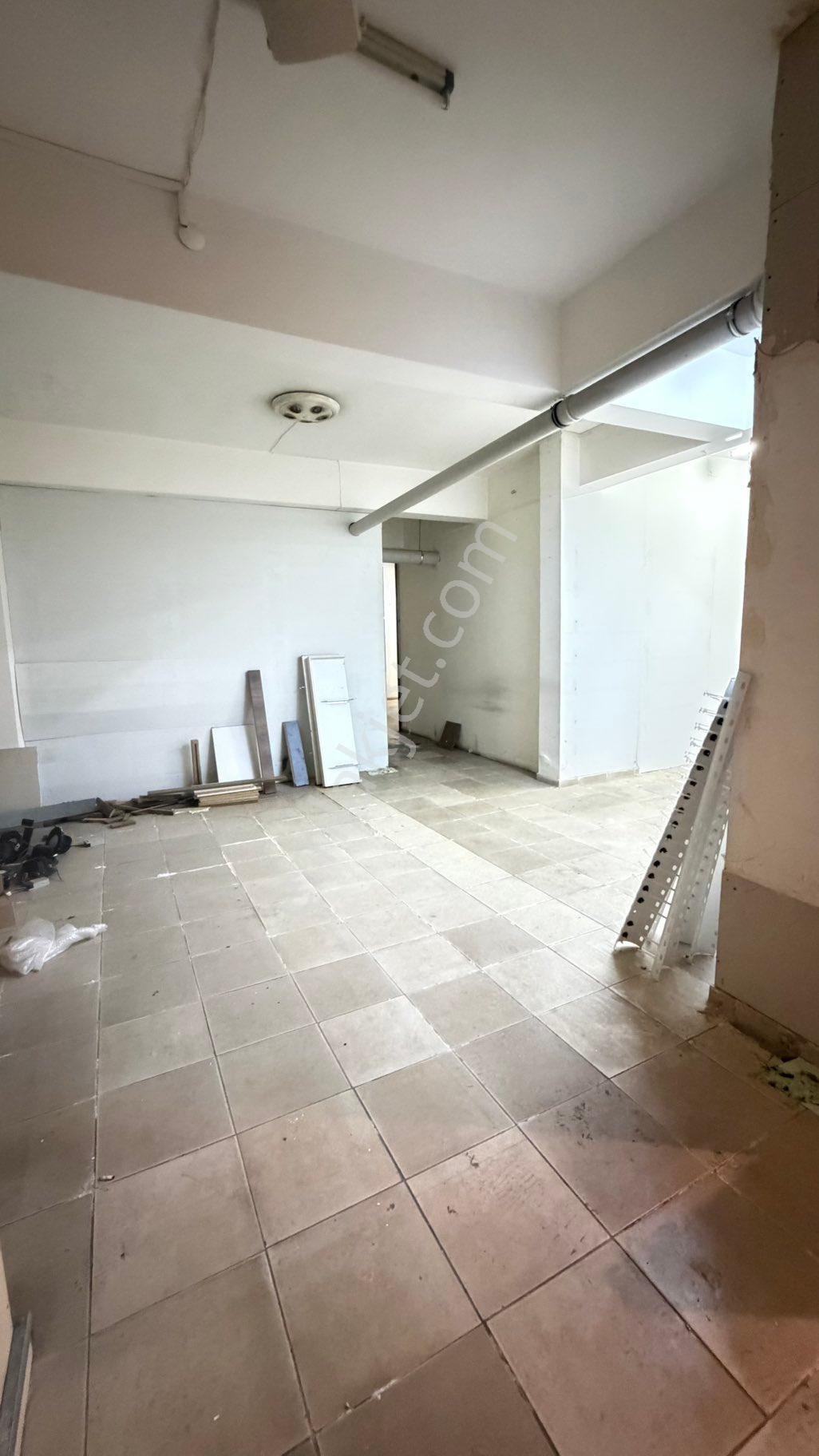 Manisanın Kalbinde Satılık 370 M2 Bahçeli Dükkan - Görsel 25