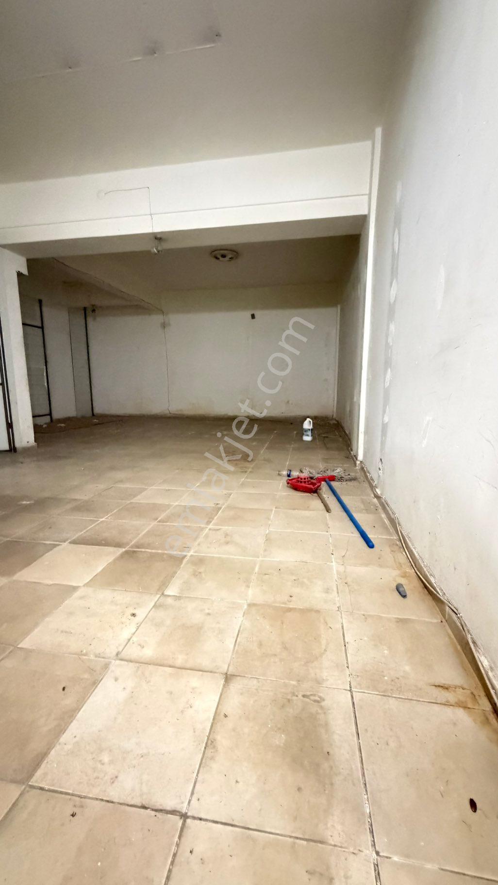 Manisanın Kalbinde Satılık 370 M2 Bahçeli Dükkan - Görsel 31