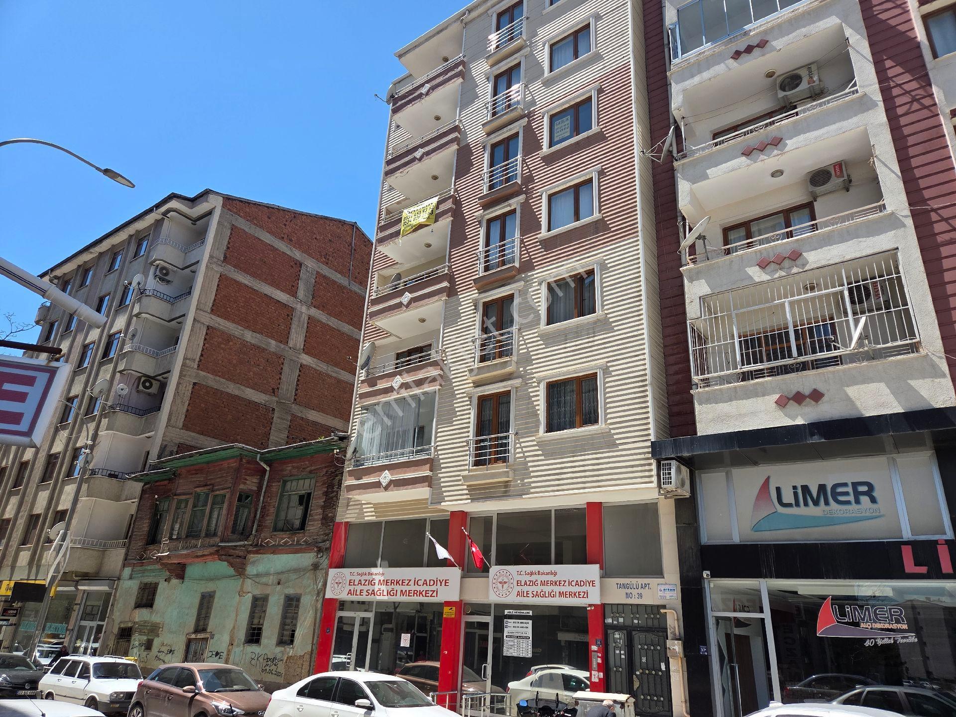 İcadiye Mh. Şehitlik Altı 4+1 Asansörlü 210m² Kiralık Daire - Görsel 3