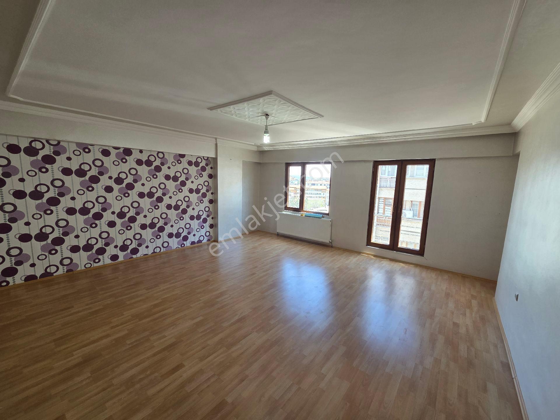 İcadiye Mh. Şehitlik Altı 4+1 Asansörlü 210m² Kiralık Daire - Görsel 14