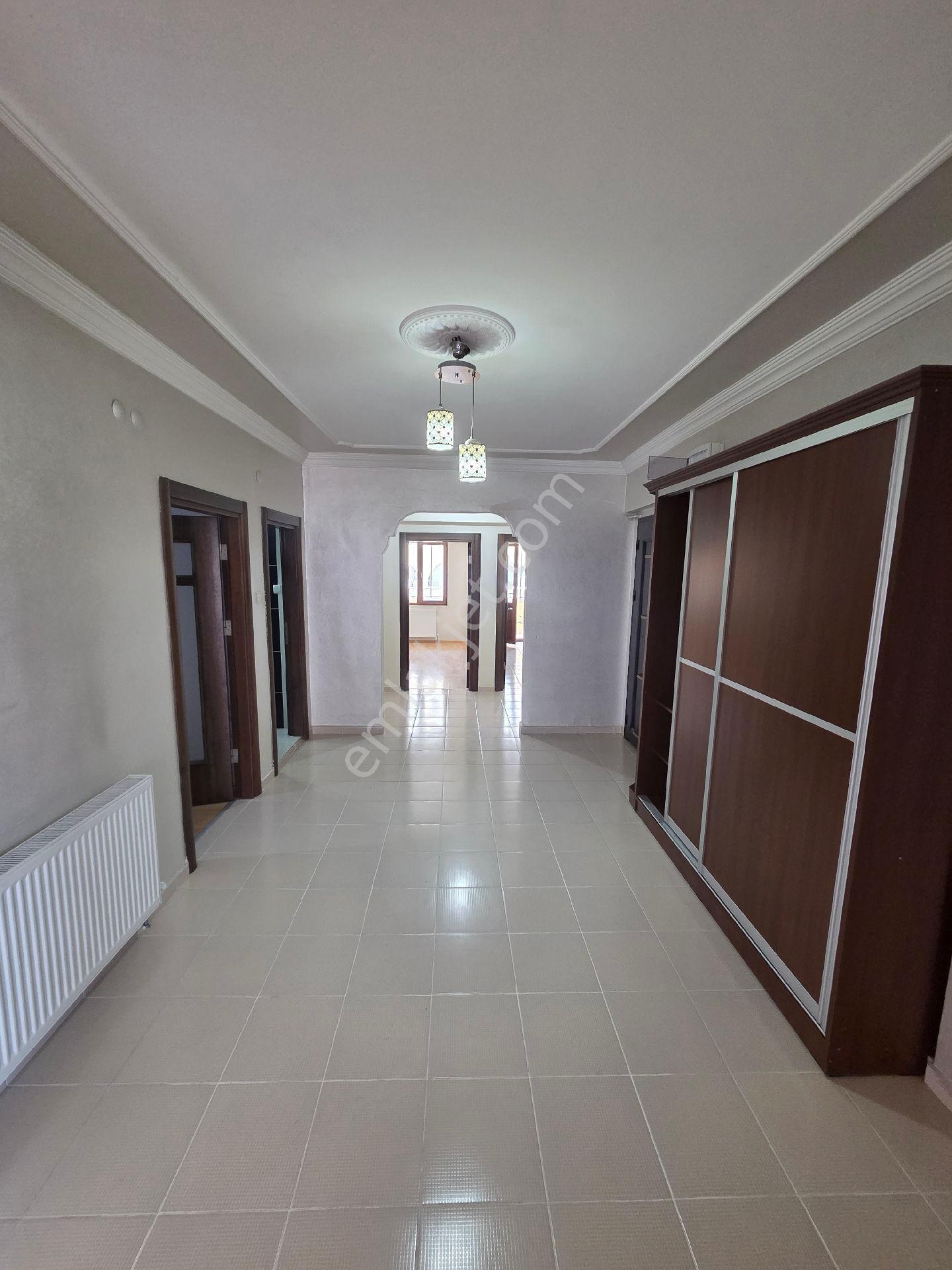 İcadiye Mh. Şehitlik Altı 4+1 Asansörlü 210m² Kiralık Daire - Görsel 30