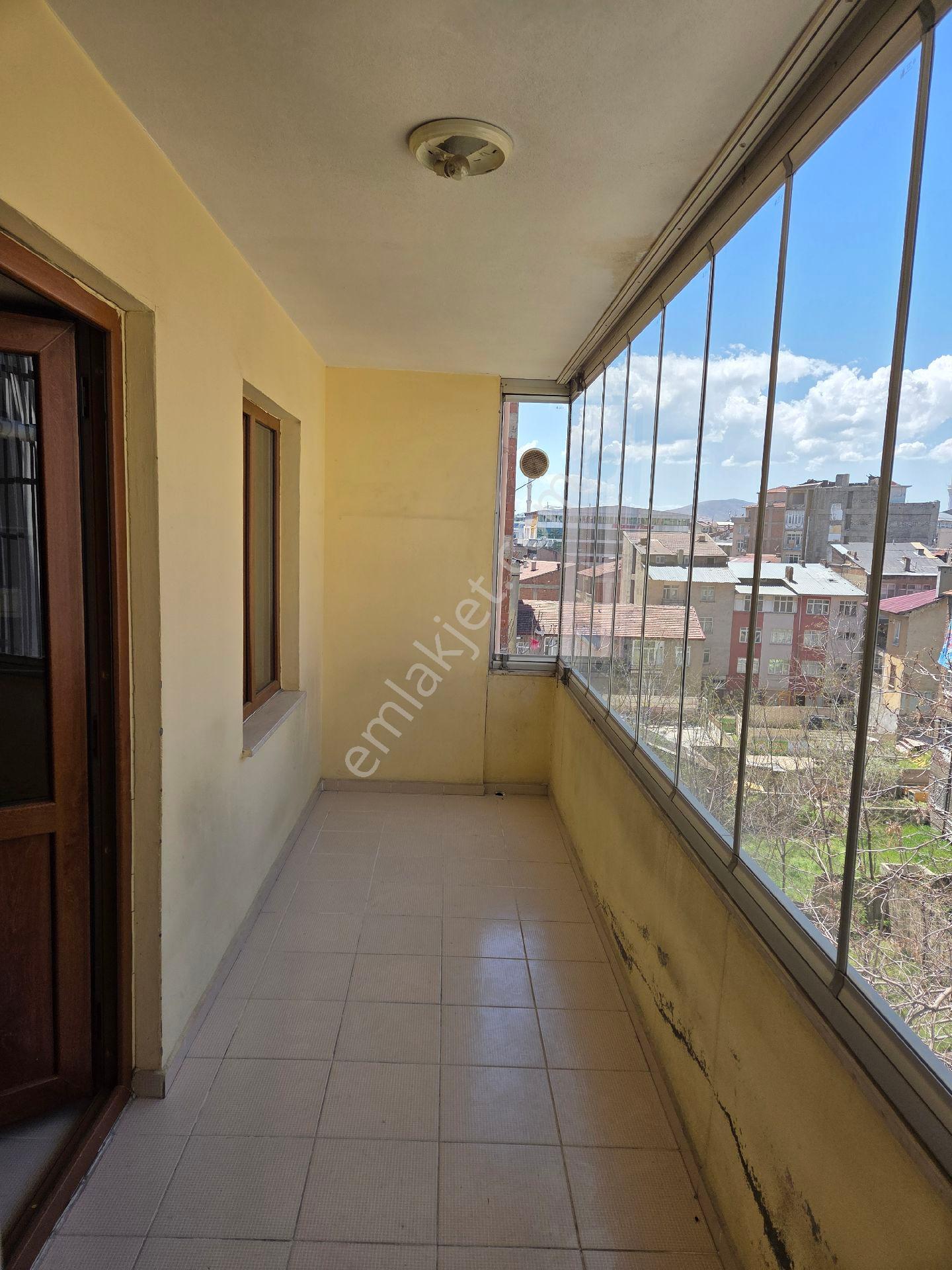 İcadiye Mh. Şehitlik Altı 4+1 Asansörlü 210m² Kiralık Daire - Görsel 29