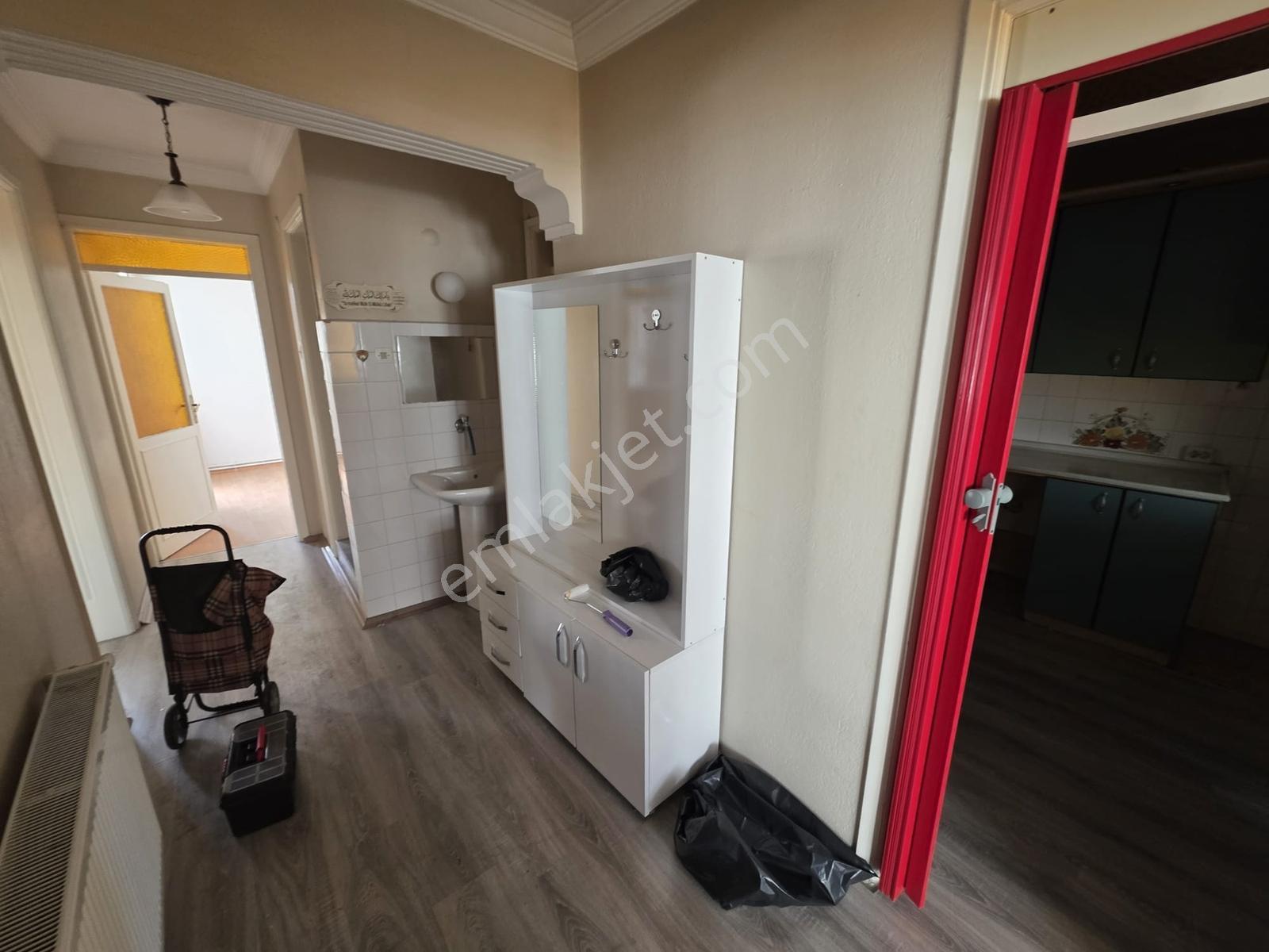 Karabağlar Belediyesi Yakını 2+1 Kiralık Daire - Görsel 3
