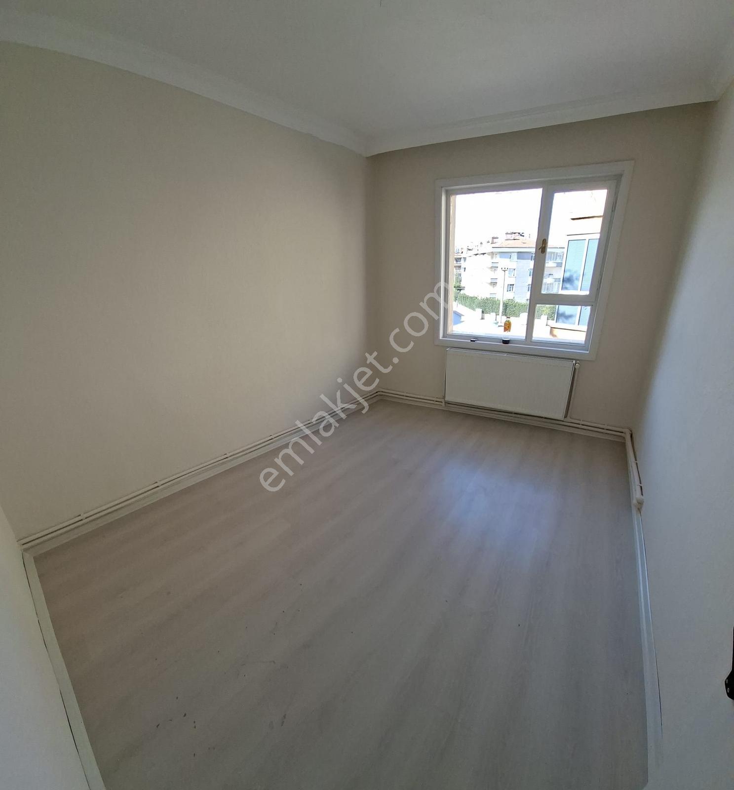 Parsana Stad Yanında Arakat İçi Yenilenmiş Kiralık 3+1 Daire - Görsel 2