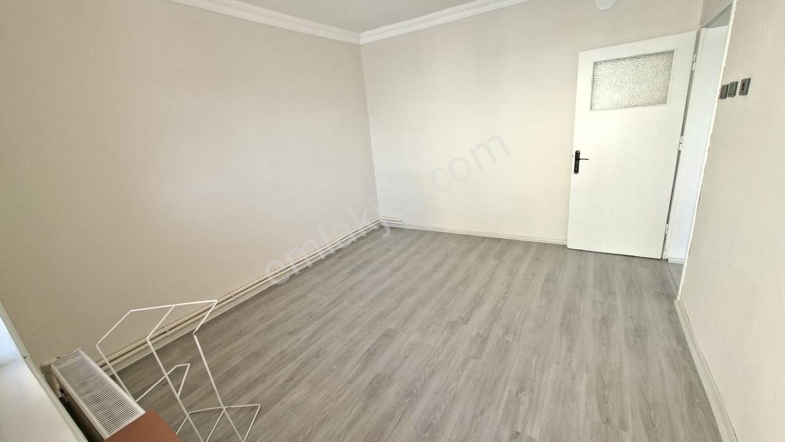 Parsana Stad Yanında Arakat İçi Yenilenmiş Kiralık 3+1 Daire - Görsel 11