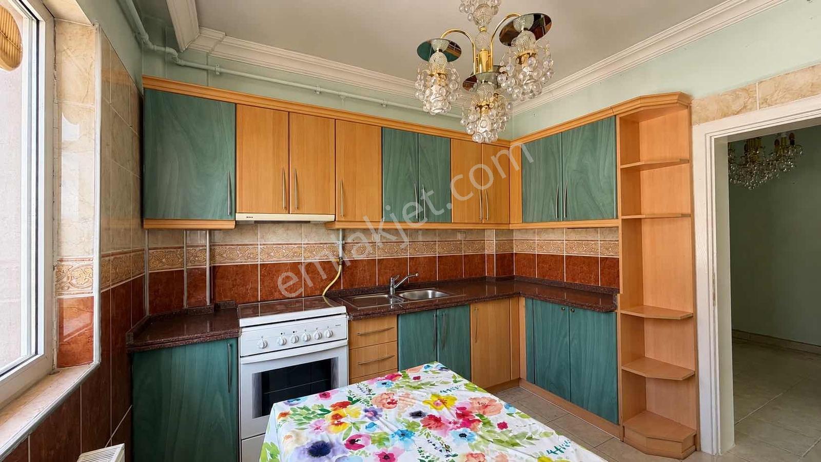 Remax Dem'den Yenimahalle Mah. Geniş 2+1 Kiralık Daire - Görsel 4