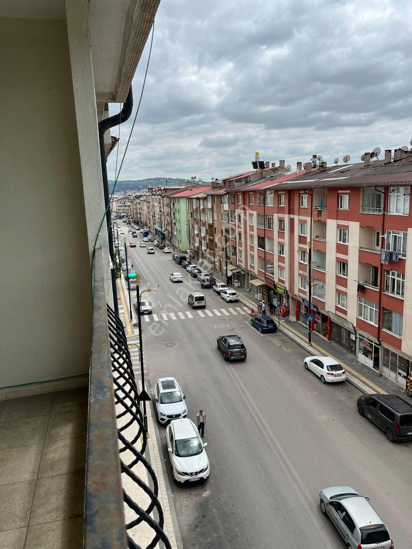 Damla Emlaktan Kazancılar Caddesi Üzeri Kiralık 3+1 Daire - Görsel 9