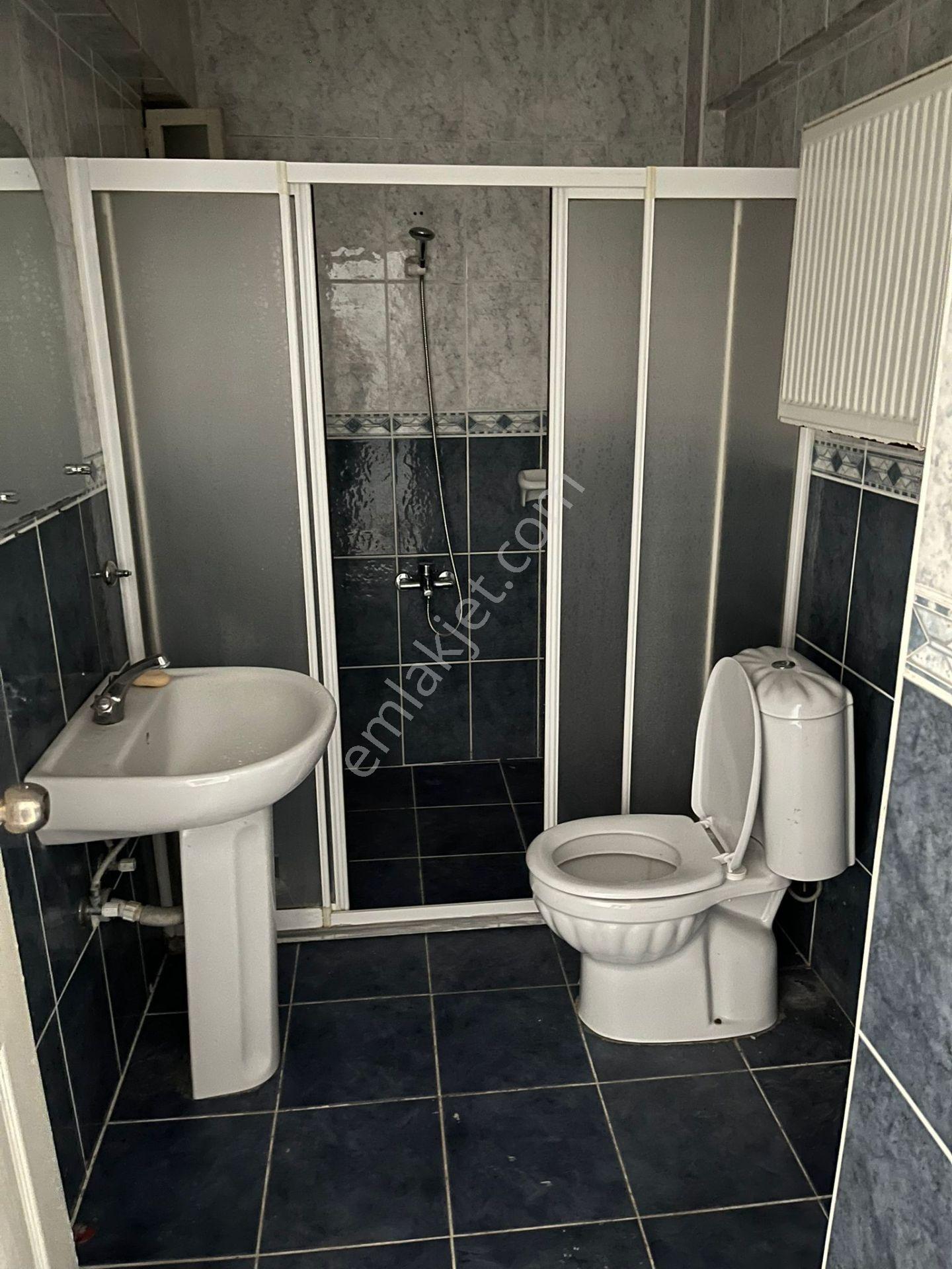 Damla Emlaktan Kazancılar Caddesi Üzeri Kiralık 3+1 Daire - Görsel 3