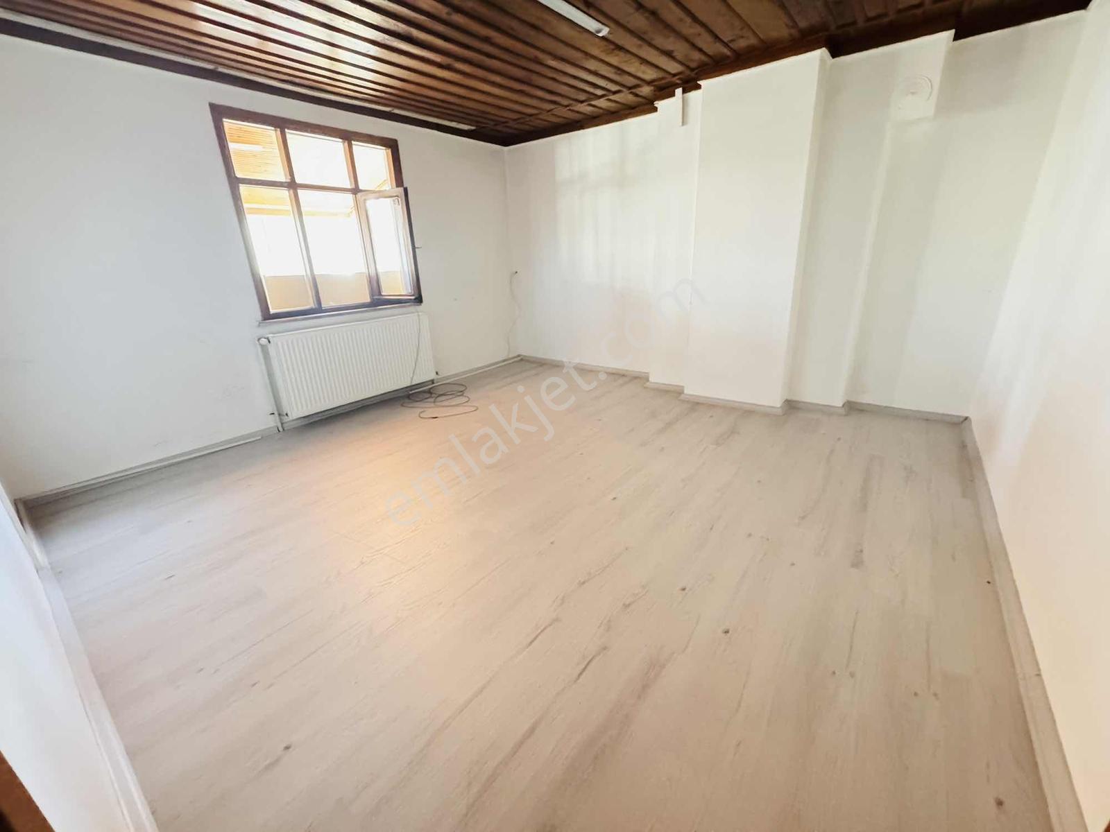 Mahmutbey'de Kiralık 2+1 90m2 Daire Barbekülü Balkon