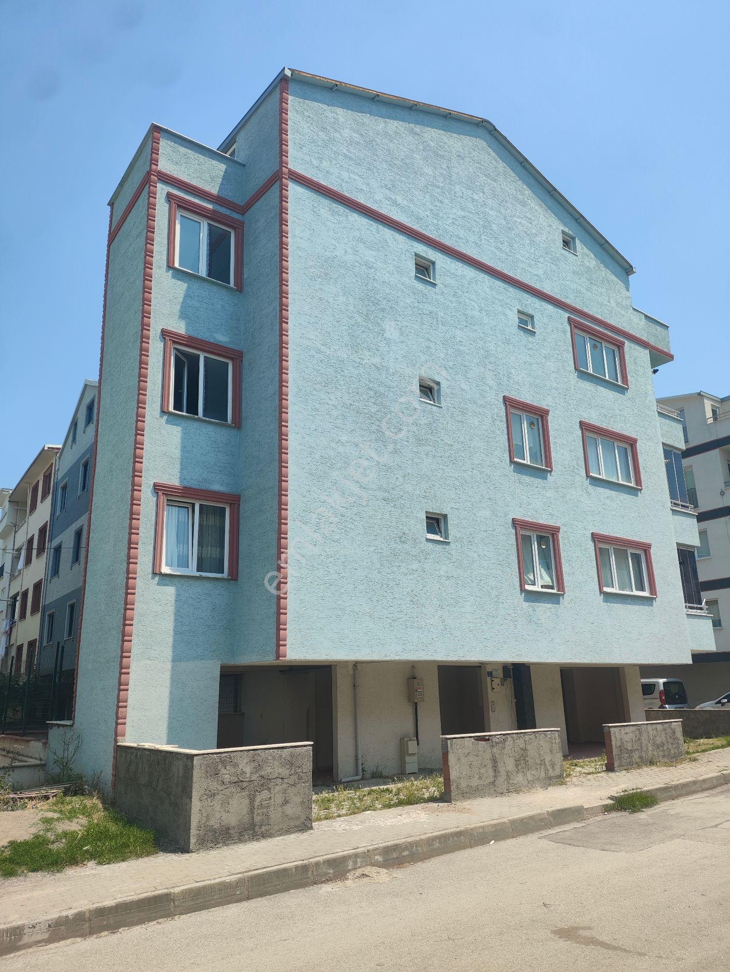 İsabeyin En Nezih Yerinde Market,park Otobüs Ve Minibüs Durakları Yanında - Görsel 2