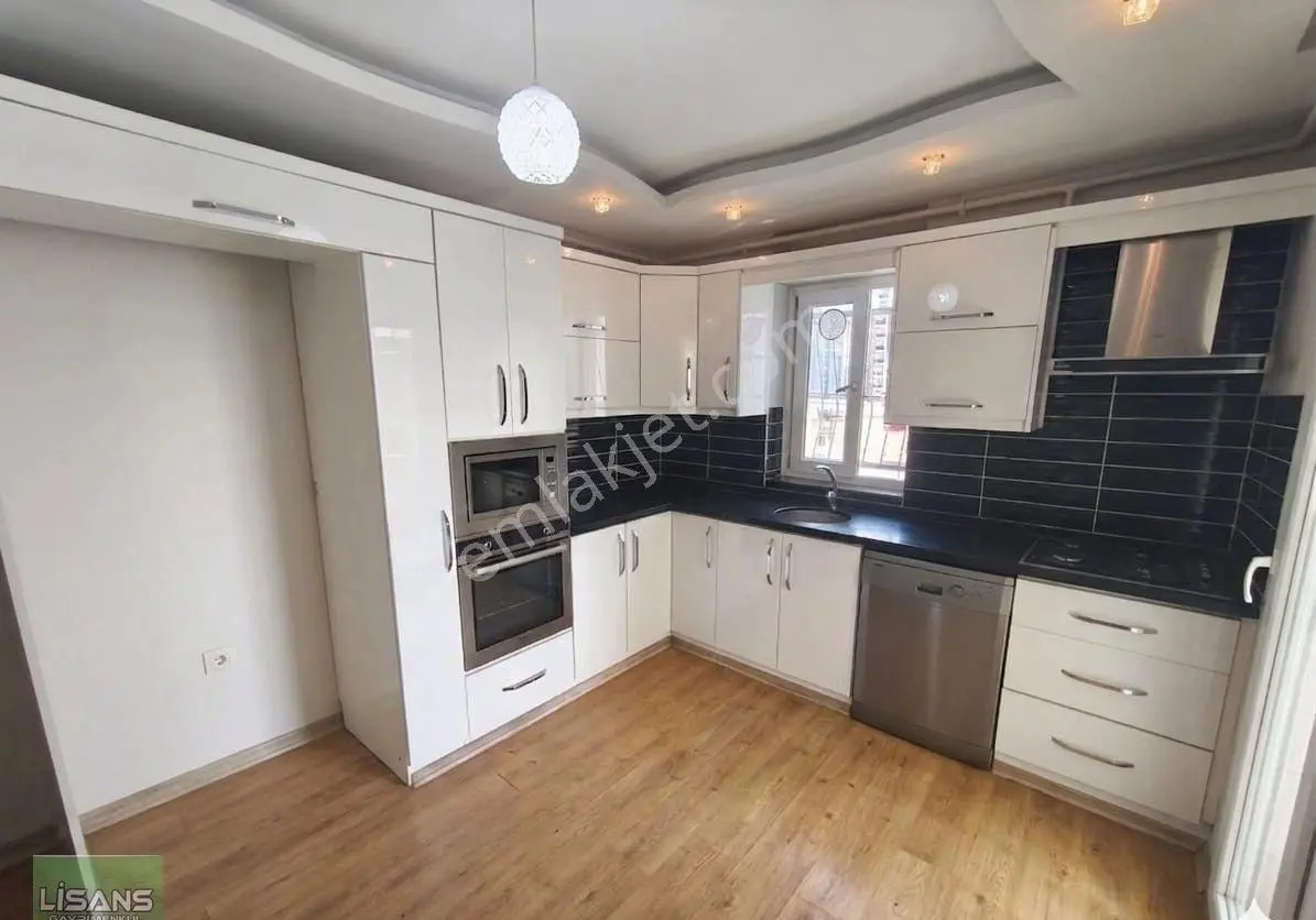 Türkmenbaşı Pınar Mahallesinde Geniş 3+1 Çift Banyo Giyinme Odalı Hatasız