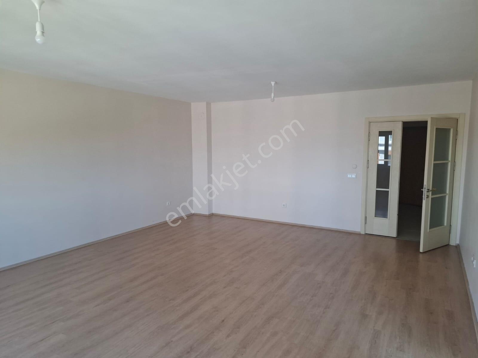 Tekirdağ Çorlu Ergene Vadisinde 4+1 167 M2 Kiralık Daire - Görsel 19
