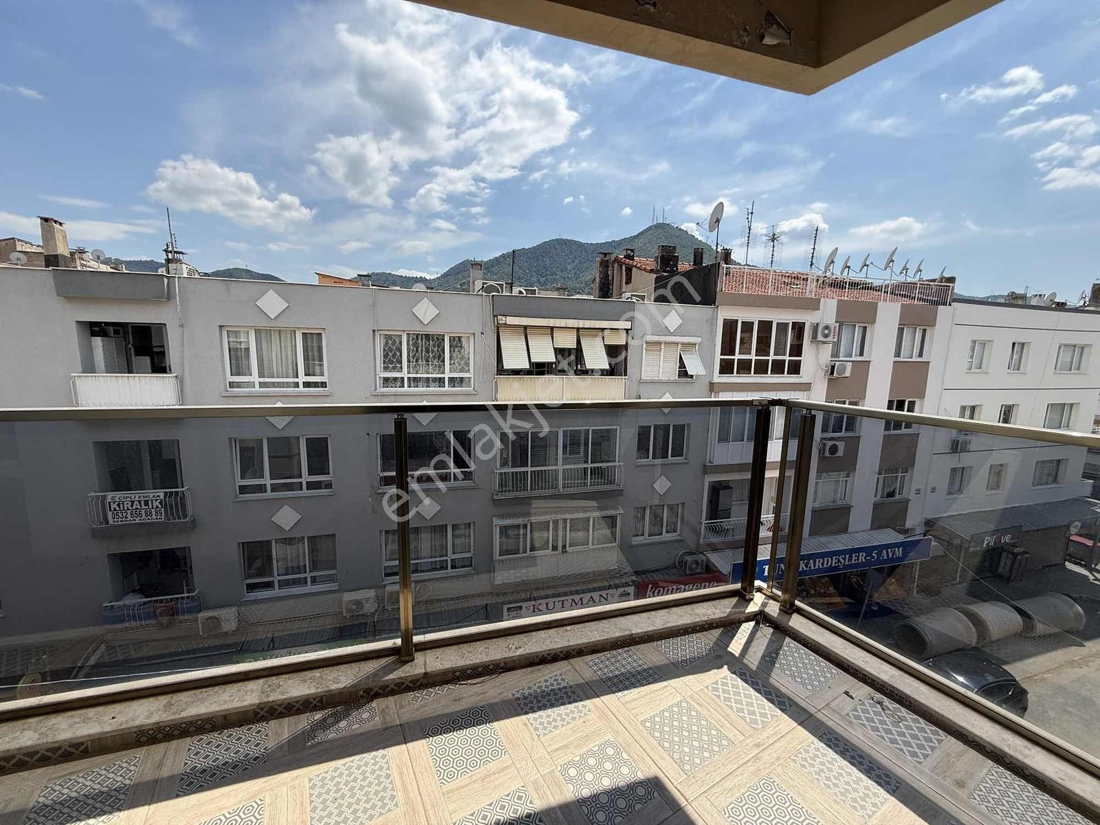Turpa Balçova'dan Onur Mah. 4+1 Ferah Geniş Kiralık Daire - Görsel 22
