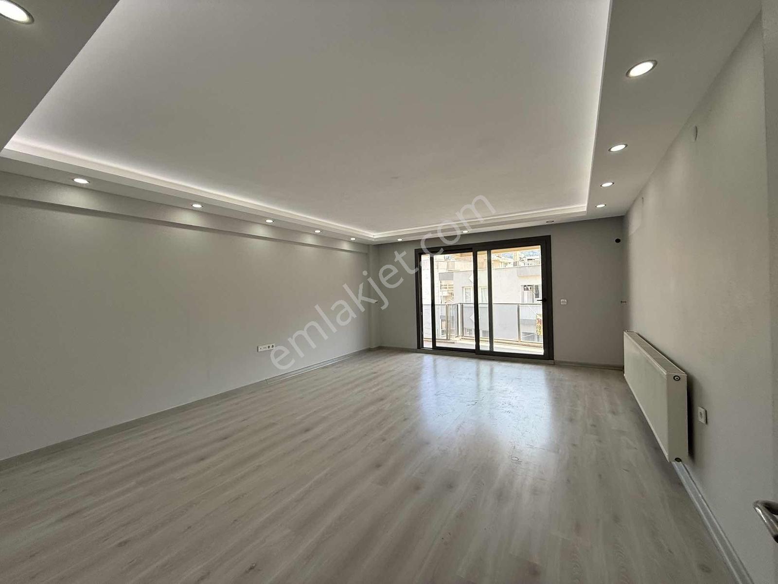Turpa Balçova'dan Onur Mah. 4+1 Ferah Geniş Kiralık Daire - Görsel 15