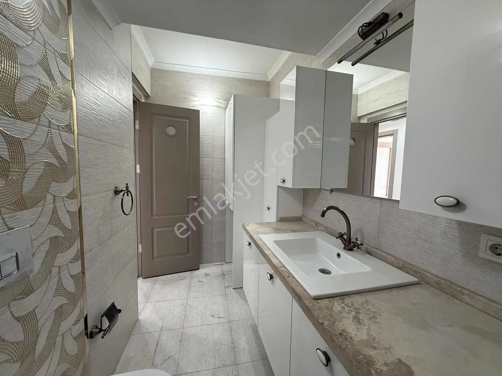 Turpa Balçova'dan Onur Mah. 4+1 Ferah Geniş Kiralık Daire - Görsel 32
