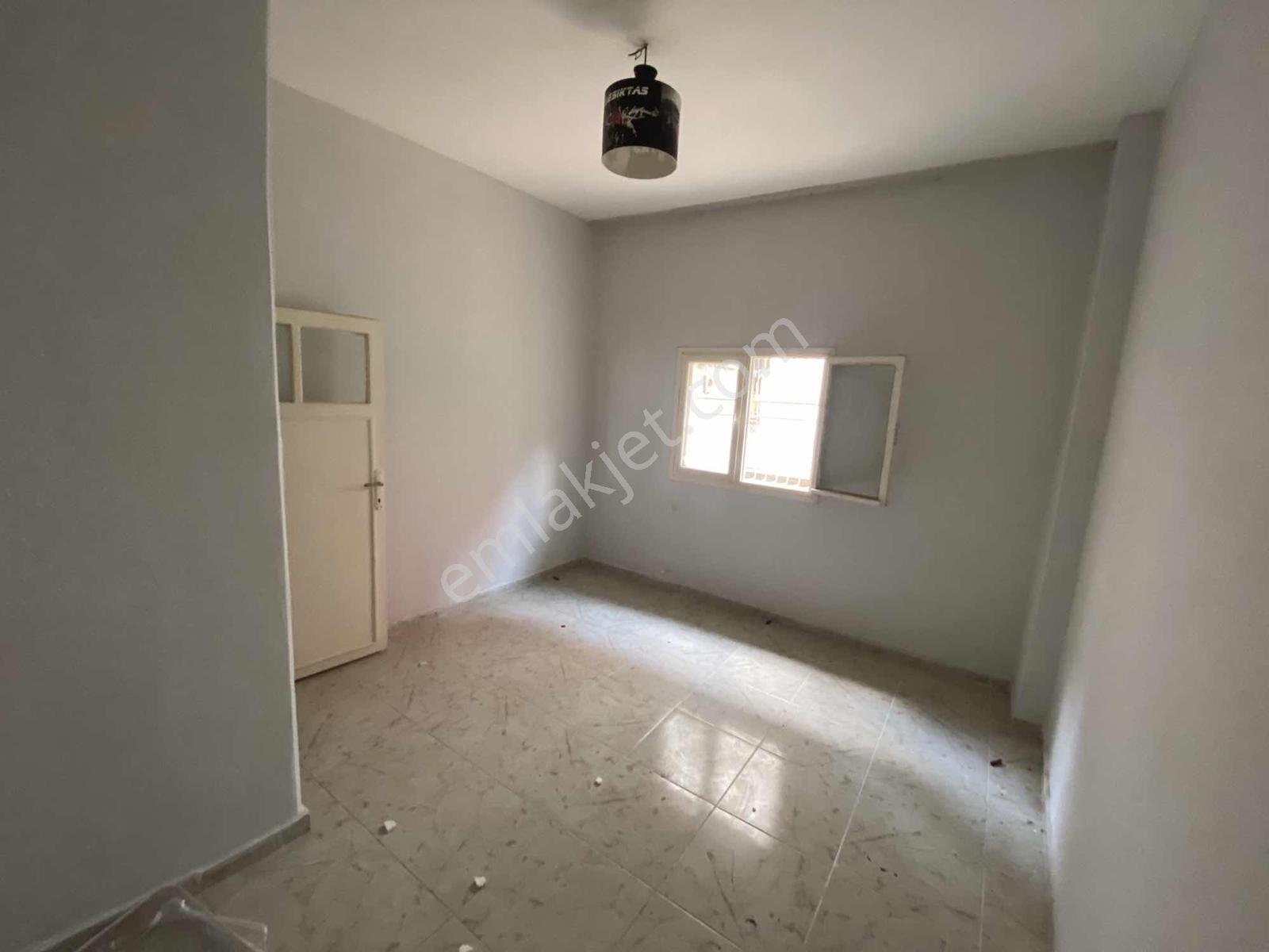 Yeşiltepede Cadde Üzerinde Satılık 2+1 Müstakil Daire - Görsel 14