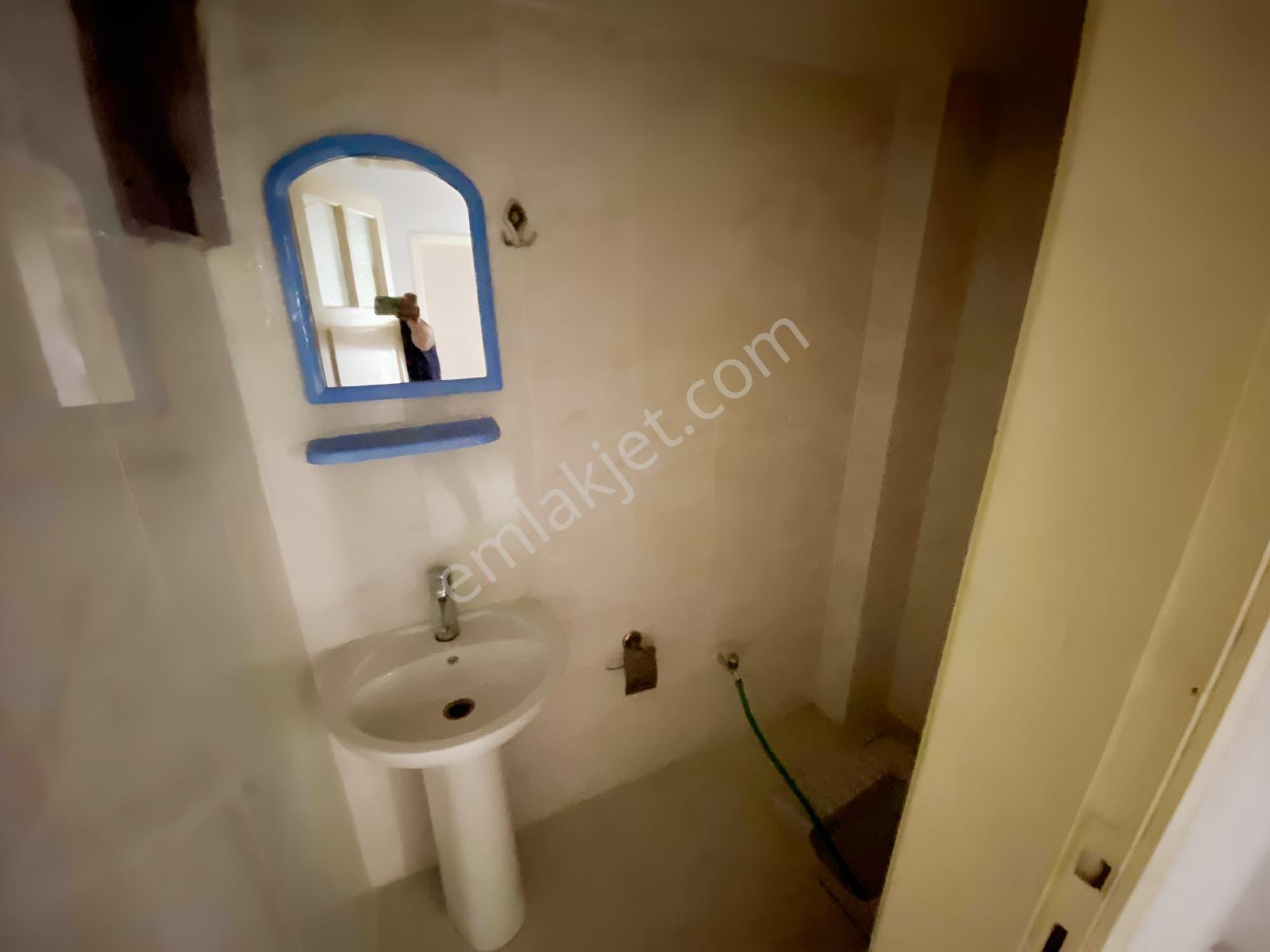 Yeşiltepede Cadde Üzerinde Kiralık 2+1 Müstakil Daire - Görsel 13