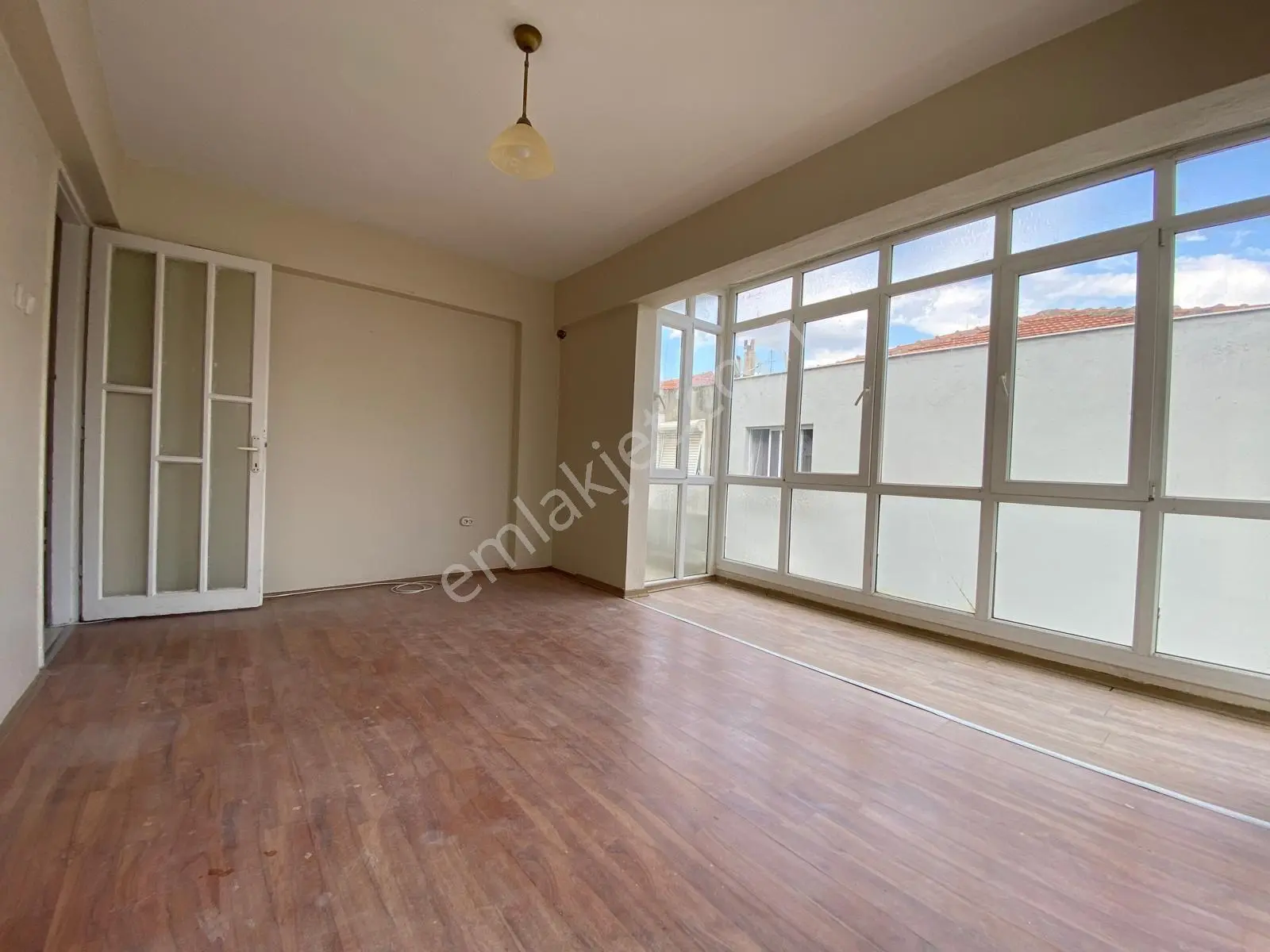 Güzelyalı Merkezi Konumda 2+1 90 M2 Tramvay 5 Dk Kiralık Daire - Görsel 3