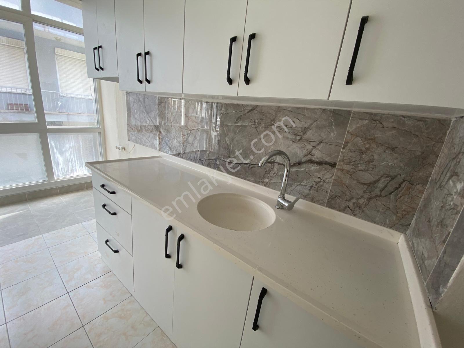 Güzelyalı Merkezi Konumda 2+1 90 M2 Tramvay 5 Dk Kiralık Daire - Görsel 7