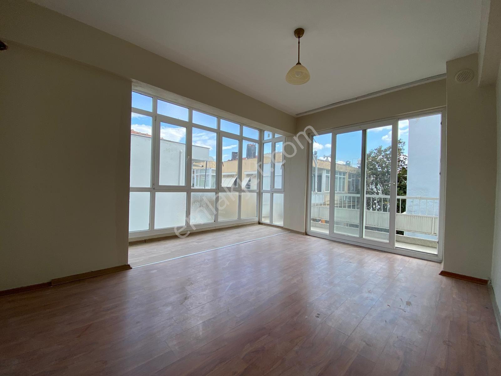 Güzelyalı Merkezi Konumda 2+1 90 M2 Tramvay 5 Dk Kiralık Daire - Görsel 2