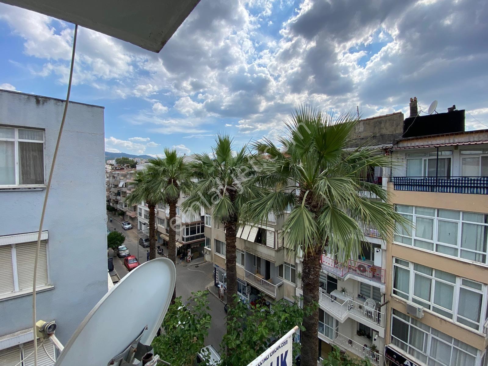 Güzelyalı Merkezi Konumda 2+1 90 M2 Tramvay 5 Dk Kiralık Daire - Görsel 17