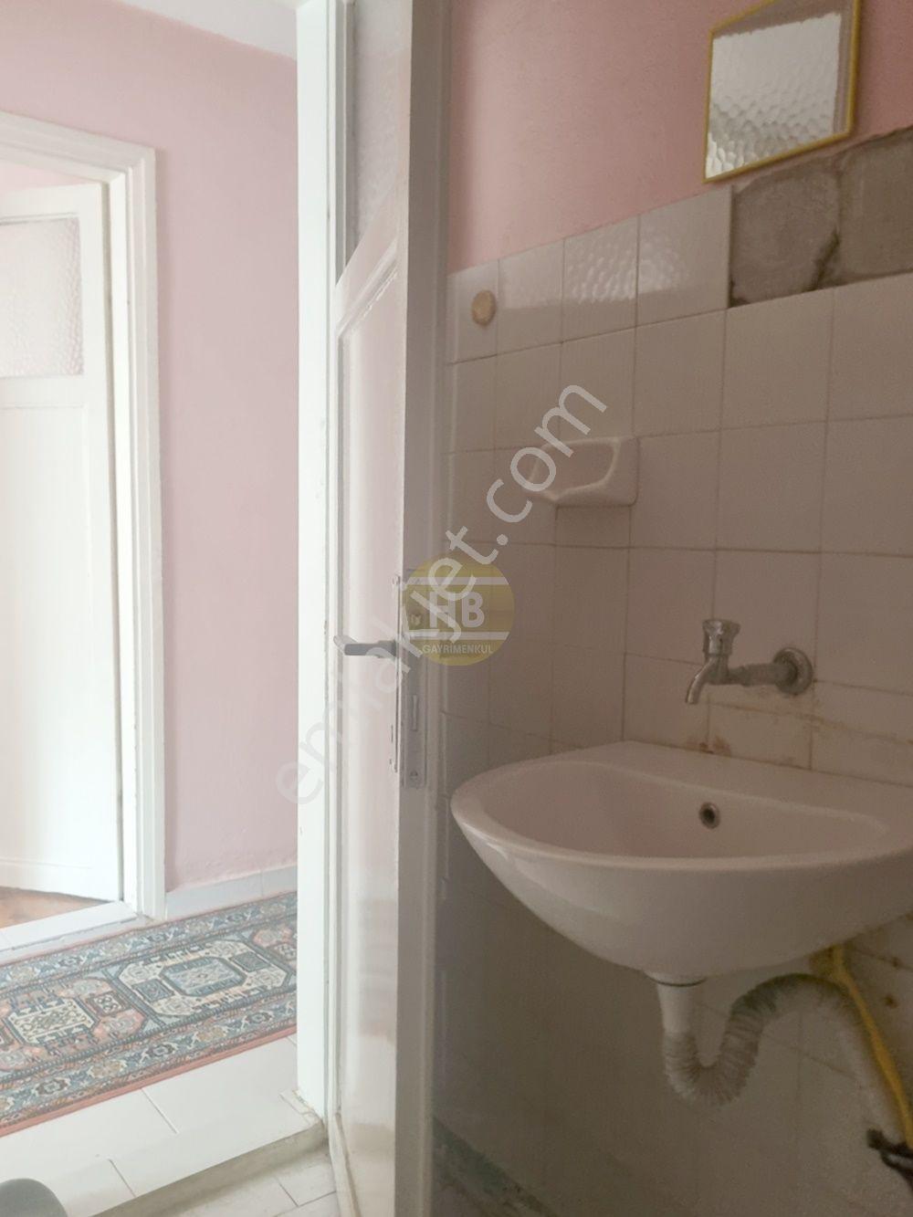 Hb'den 3+1 Eşyalı Kiralık Daire, Kıbrıs Caddesi Üzeri Ara Kat - Görsel 29