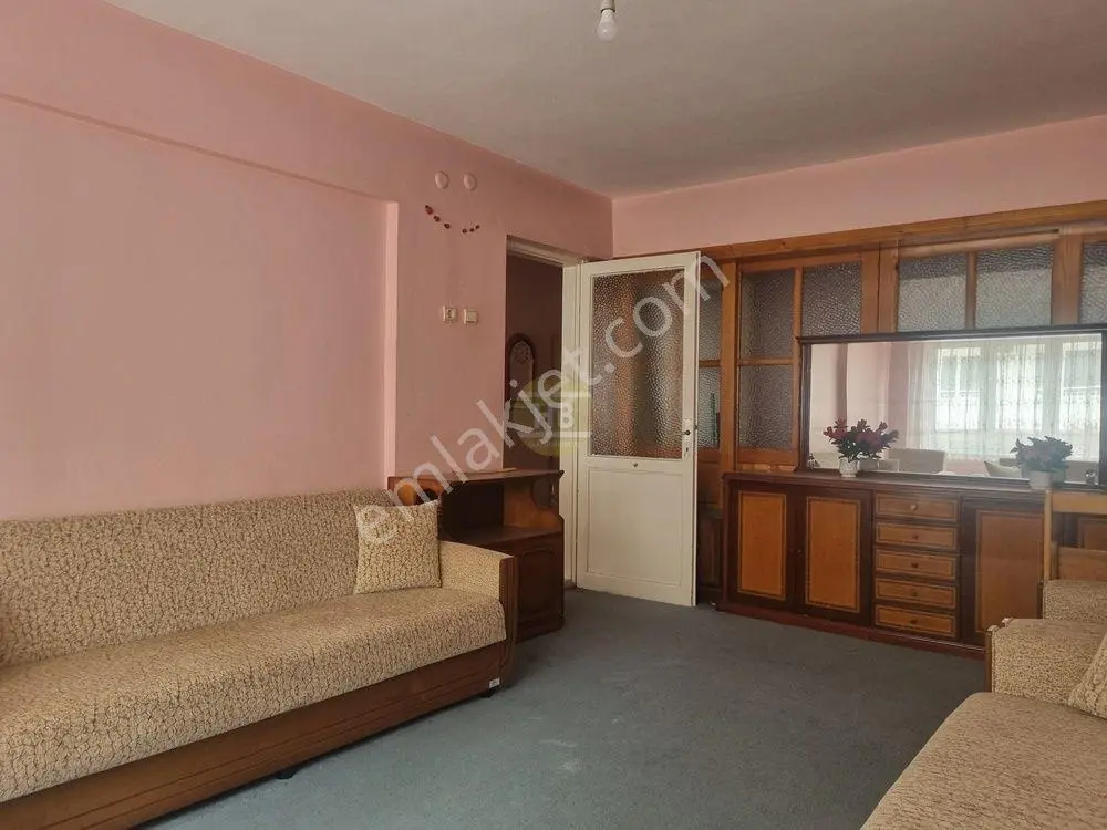 Hb'den 3+1 Eşyalı Kiralık Daire, Kıbrıs Caddesi Üzeri Ara Kat - Görsel 3