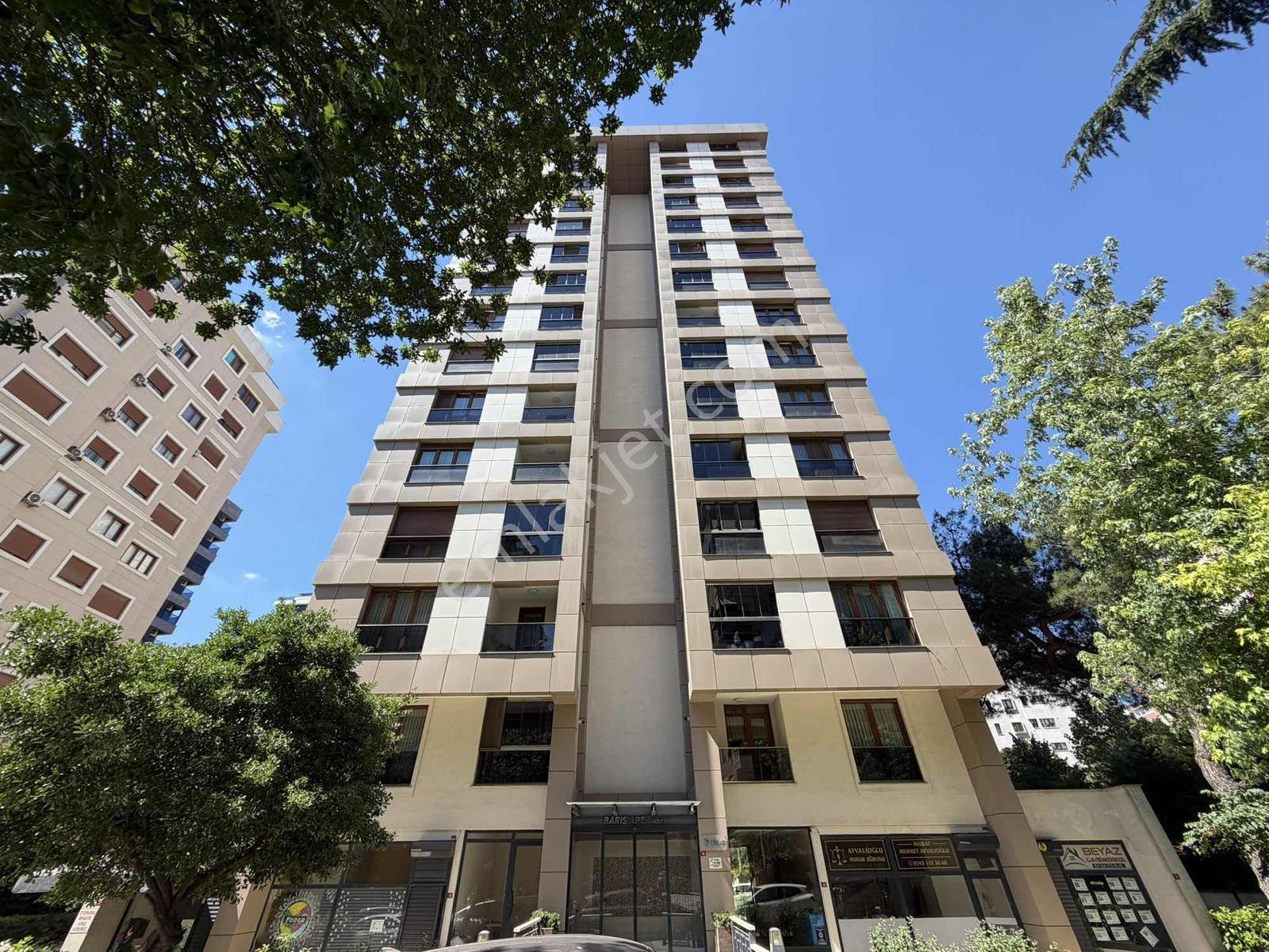 Bostancı'da Kiralık Geniş Ferah Balkonlu Arakat Daire - Görsel 18
