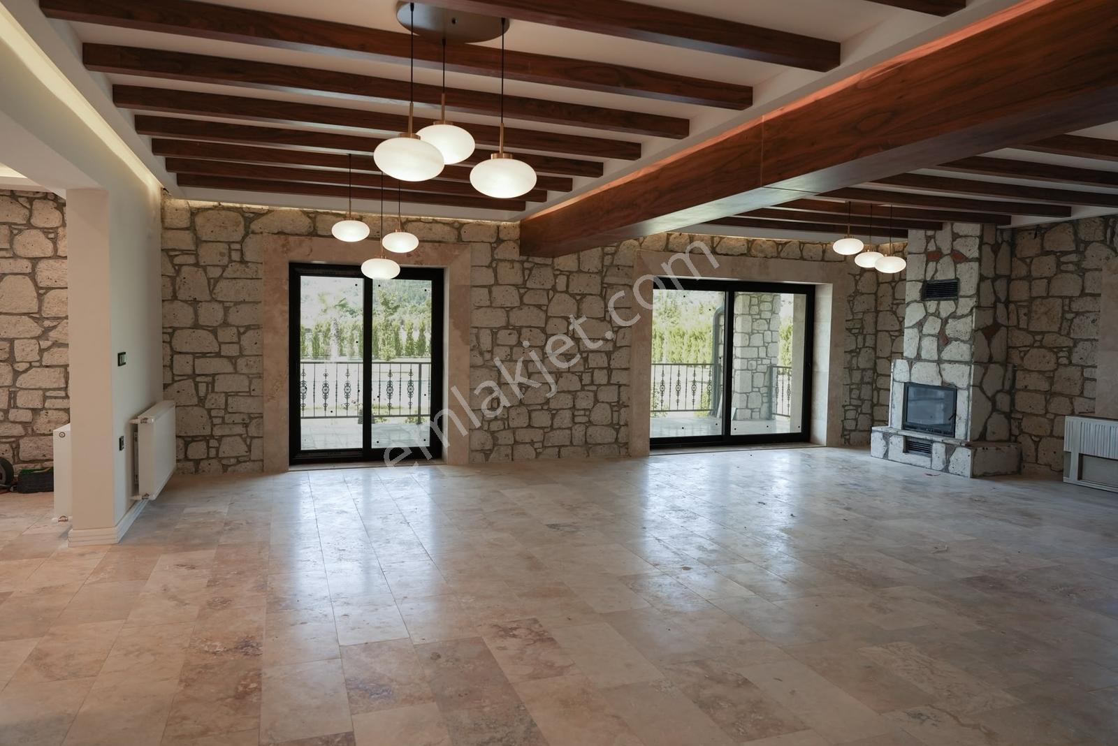 Torbalı Dirmil'de 5306m2 Arsa Üzerinde 450m2 Havuzlu Taş Villa - Görsel 7