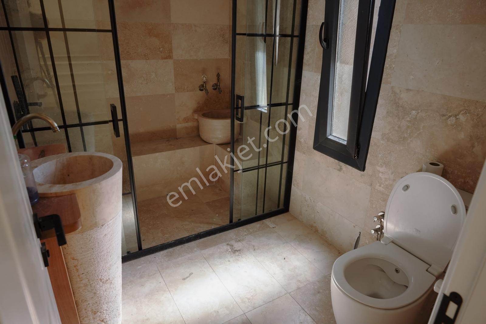 Torbalı Dirmil'de 5306m2 Arsa Üzerinde 450m2 Havuzlu Taş Villa - Görsel 2