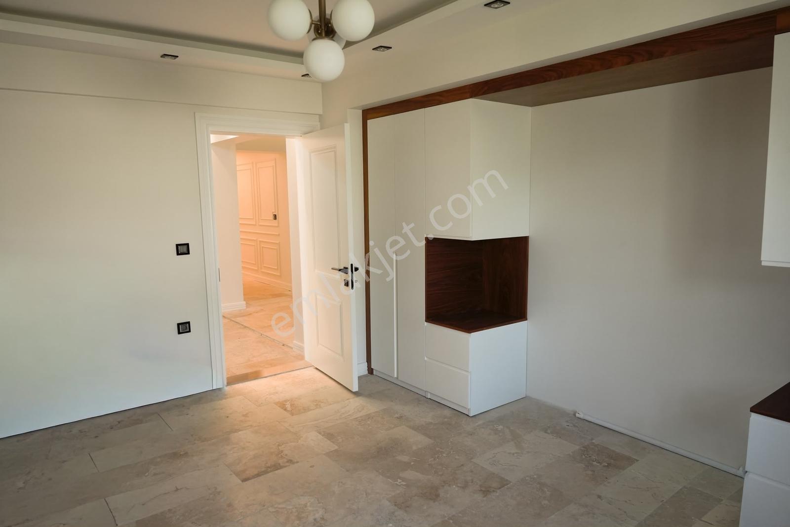 Torbalı Dirmil'de 5306m2 Arsa Üzerinde 450m2 Havuzlu Taş Villa - Görsel 13