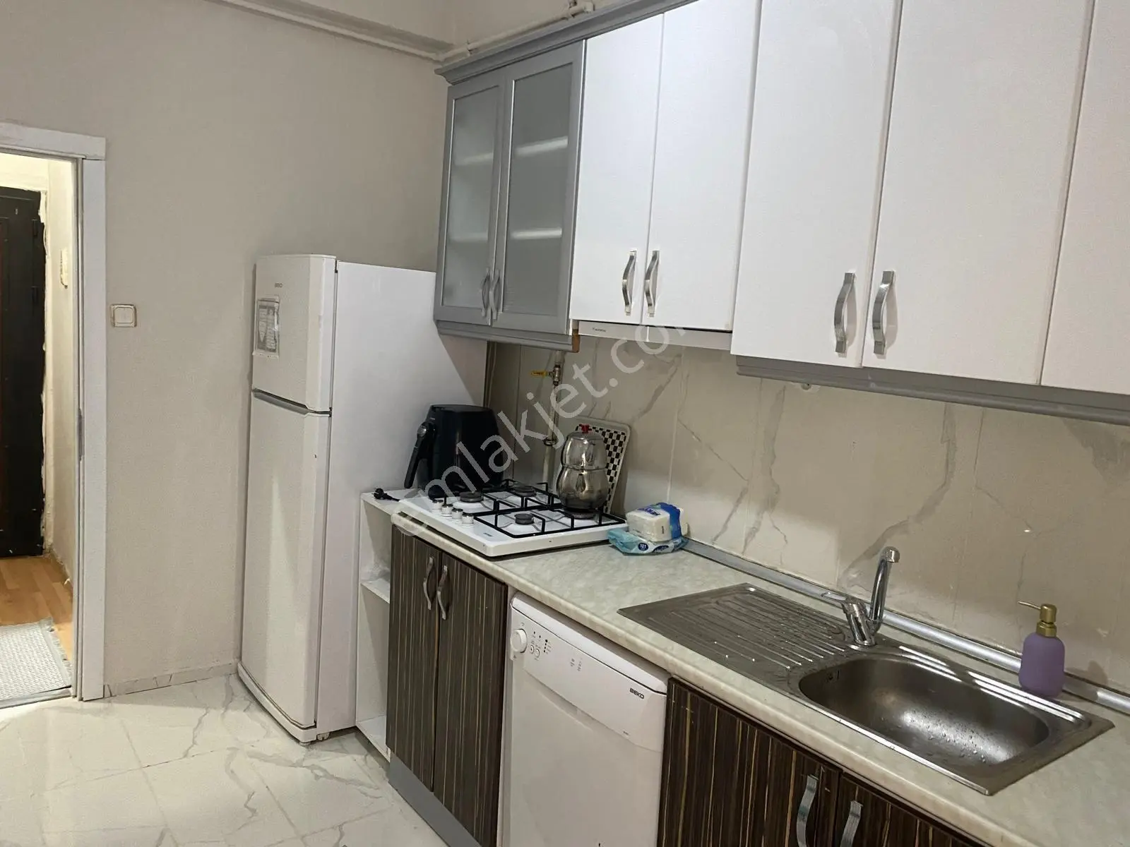 Abidinpaşada Eşyalı Kiralık Daire