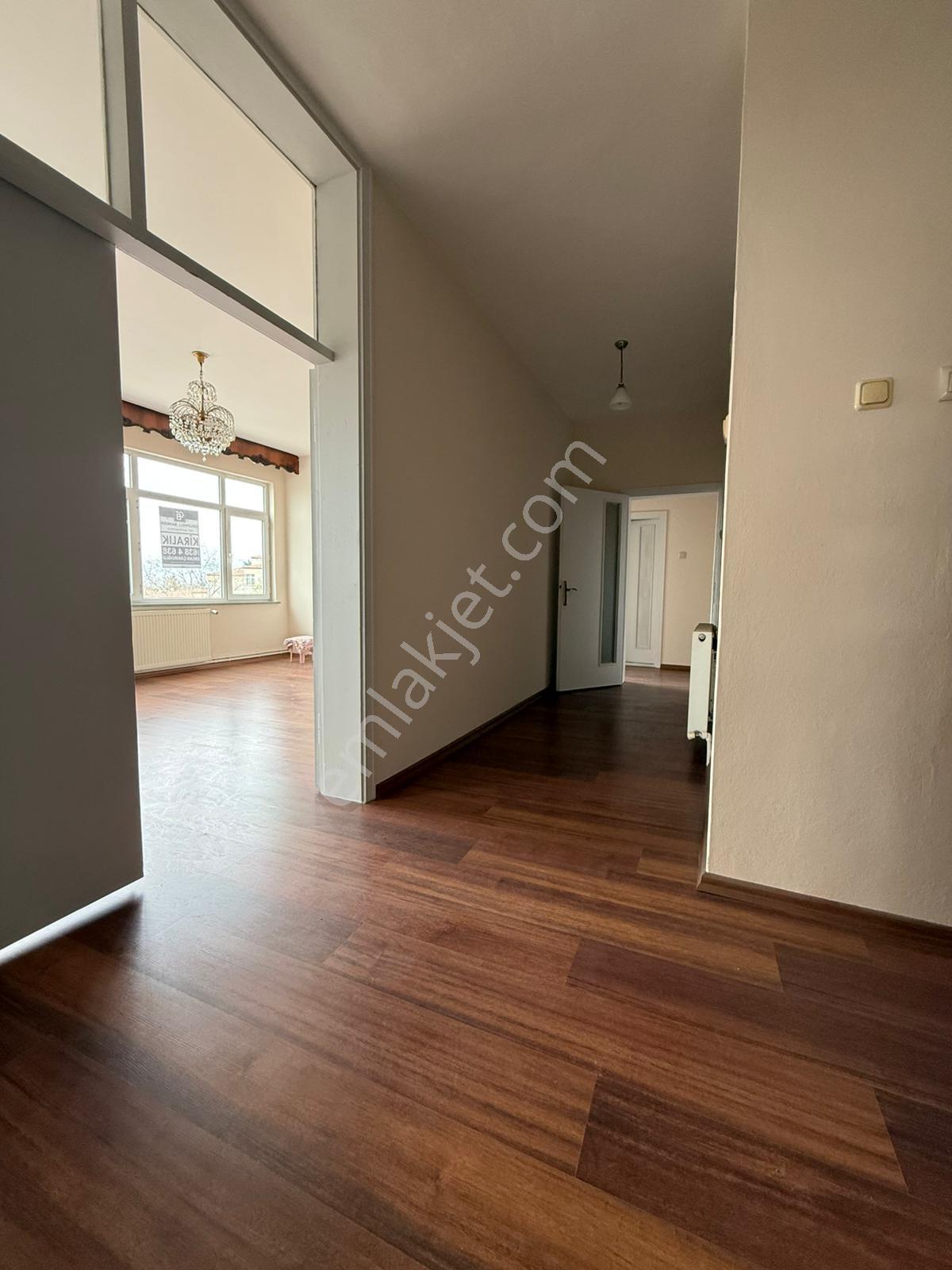 Kalkınma Farabi Caddesinde 3+1 Kiralık Daire Fırsatı - Görsel 9