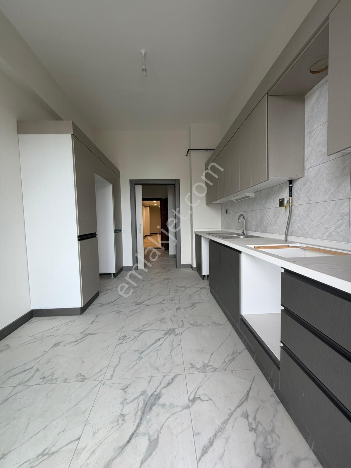 Trabzonun Değerli Lokasyonu Çömlekçi Tokide Kiralık Daire - Görsel 5